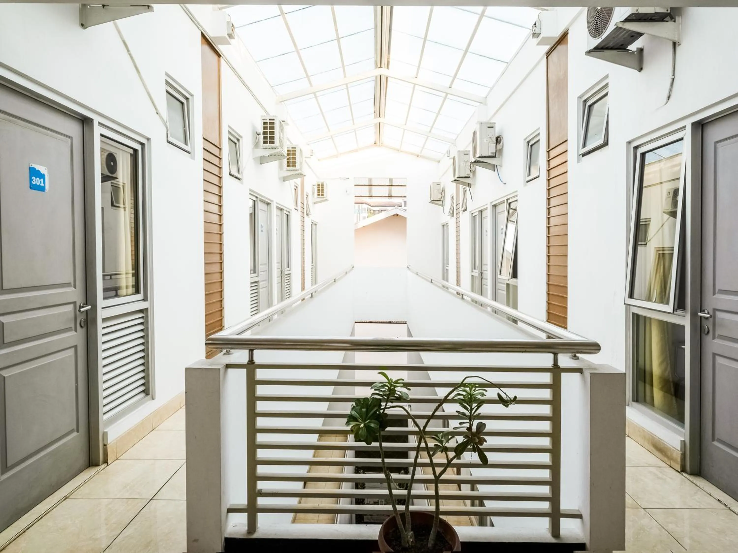 Area and facilities in Hotel Poncowinatan - Tugu