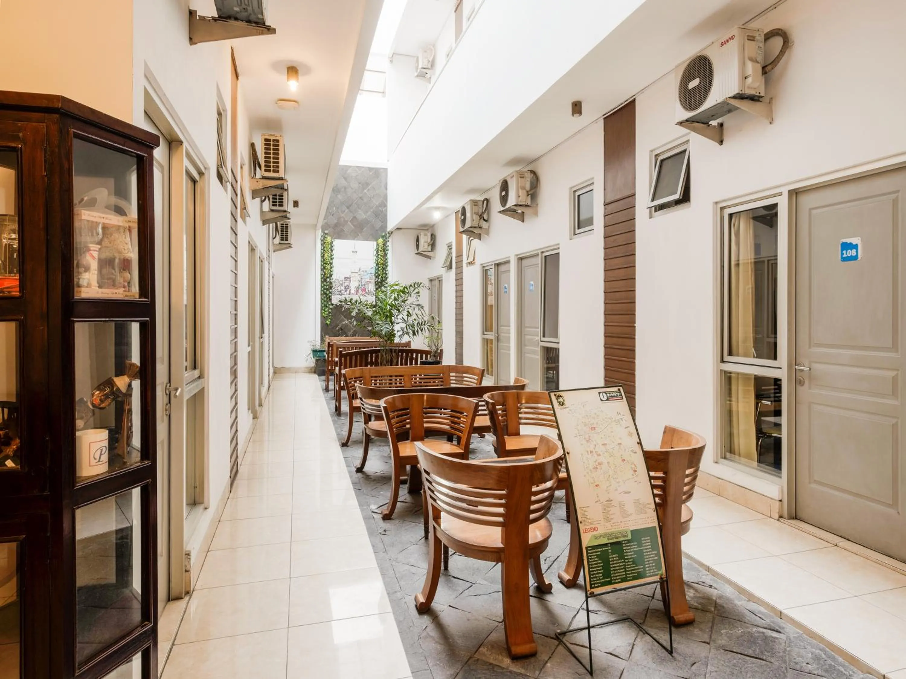 Area and facilities in Hotel Poncowinatan - Tugu