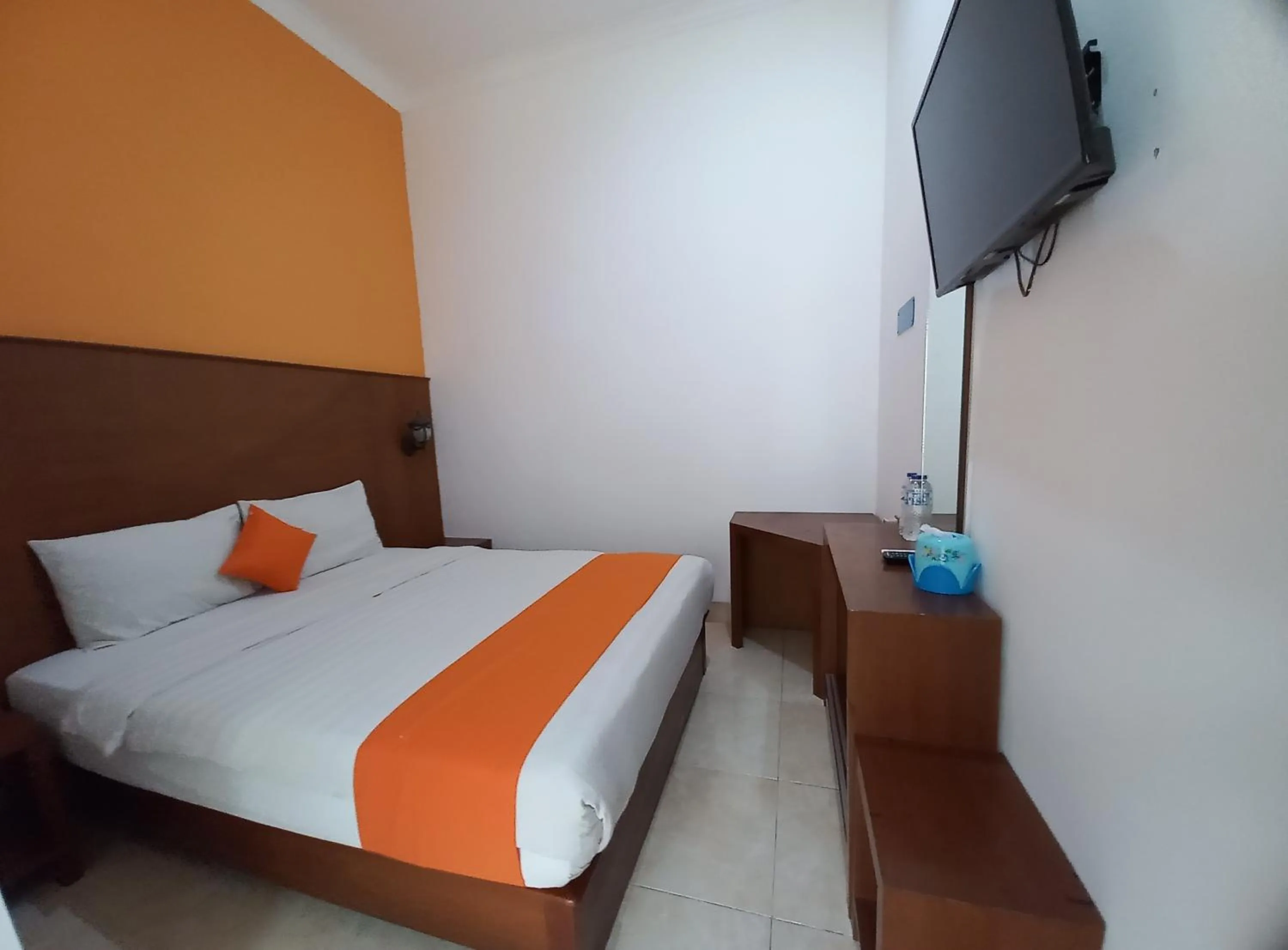 Bedroom, Bed in Hotel Poncowinatan - Tugu