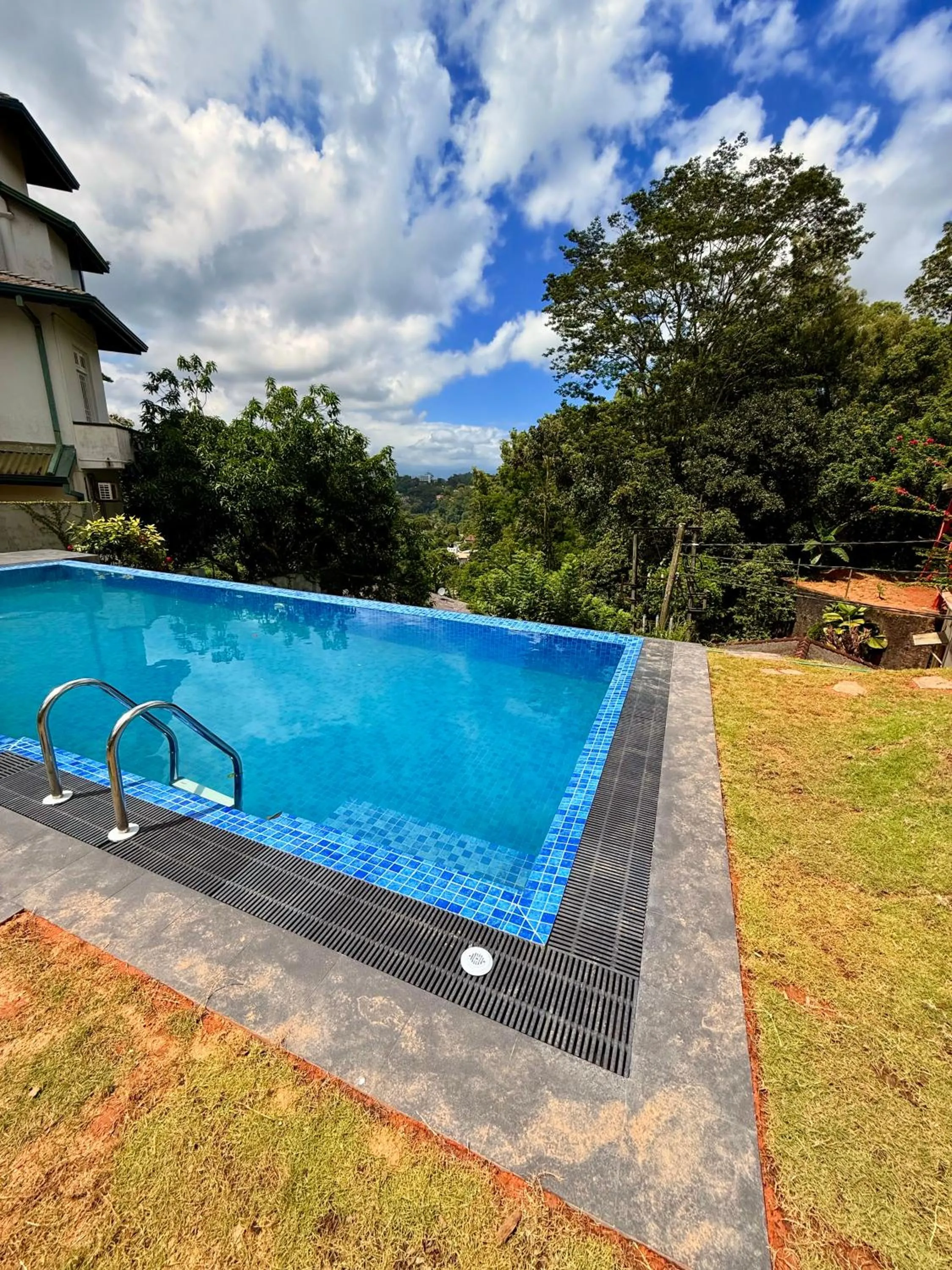 Kandyan View Holiday Bungalow free pickup from kandy