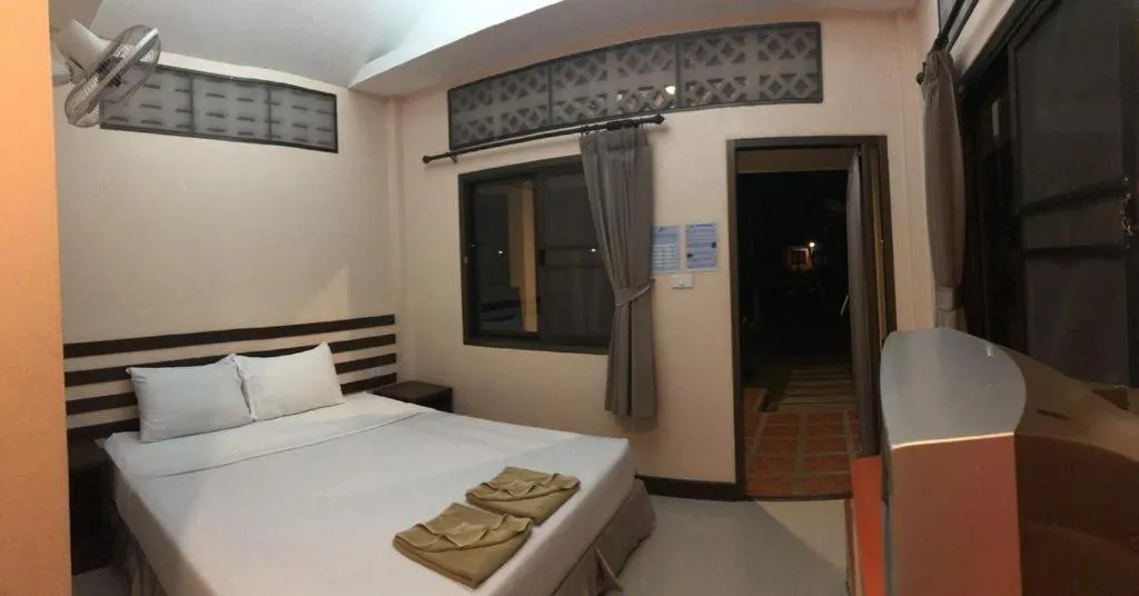 Photo of the whole room, Bed in Samui Mermaid Beachfront