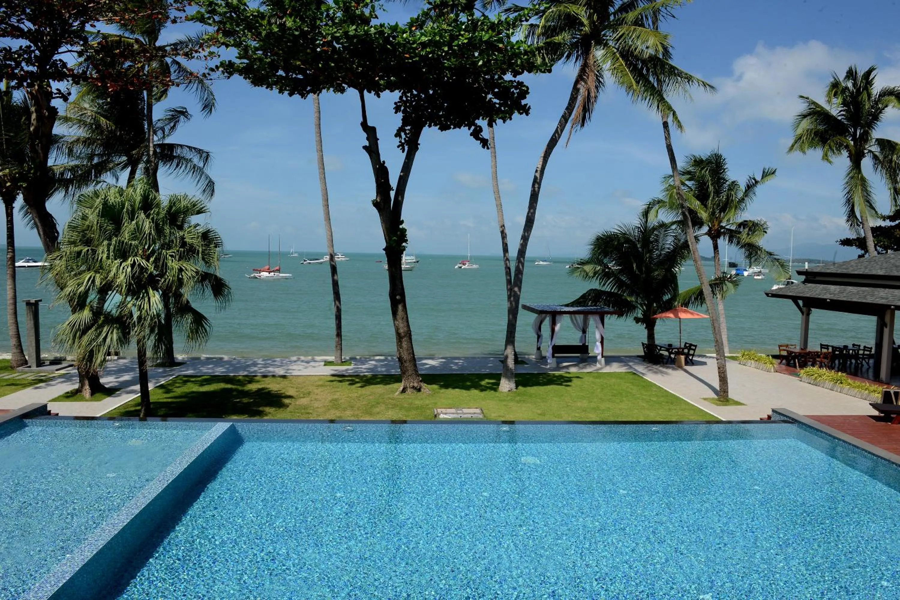 Pool view in Samui Mermaid Beachfront