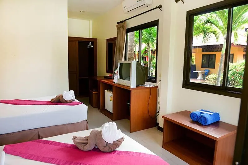 Photo of the whole room, Bed in Samui Mermaid Beachfront