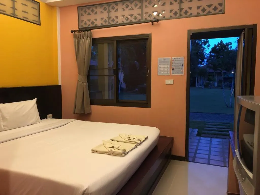 Photo of the whole room, Bed in Samui Mermaid Beachfront