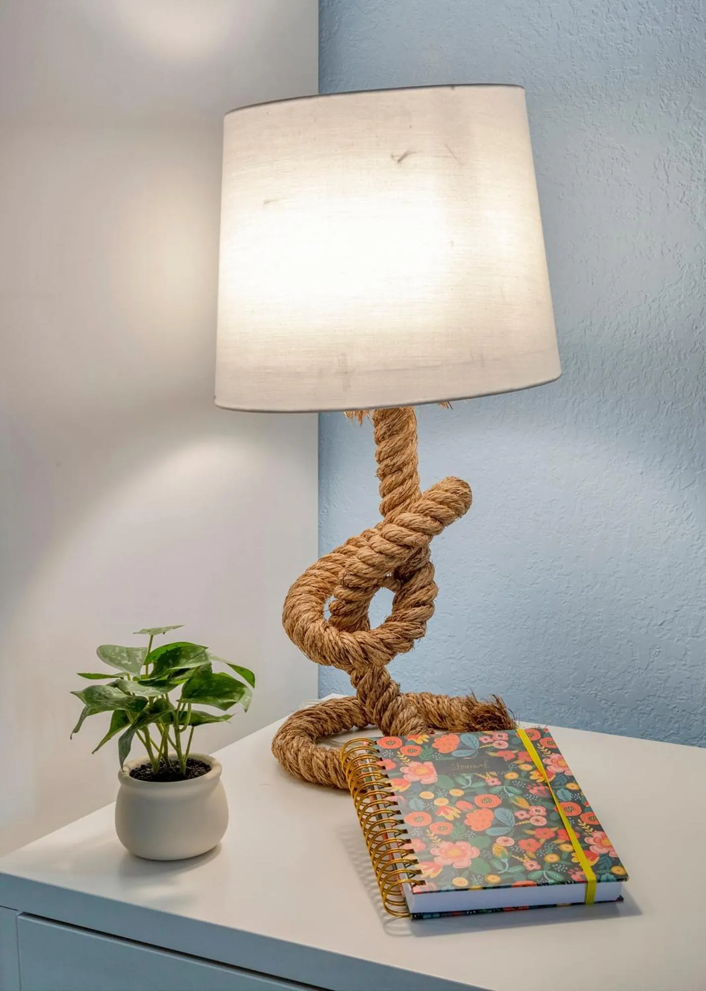 Decorative detail in TAMPA BAY, BEACH step away, WIFI, FREE PARKING,POOLS, JACUZZI