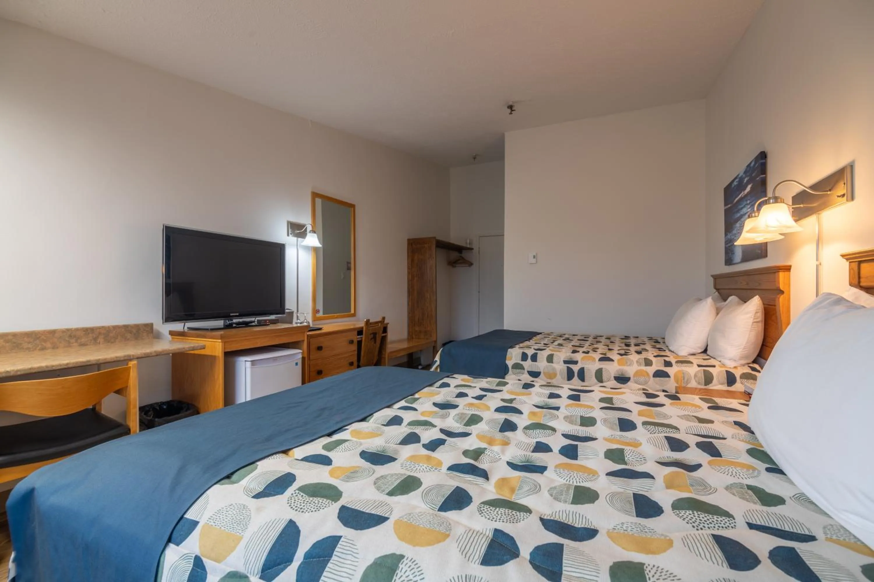 Bedroom, Bed in Hôtel Les Mouettes