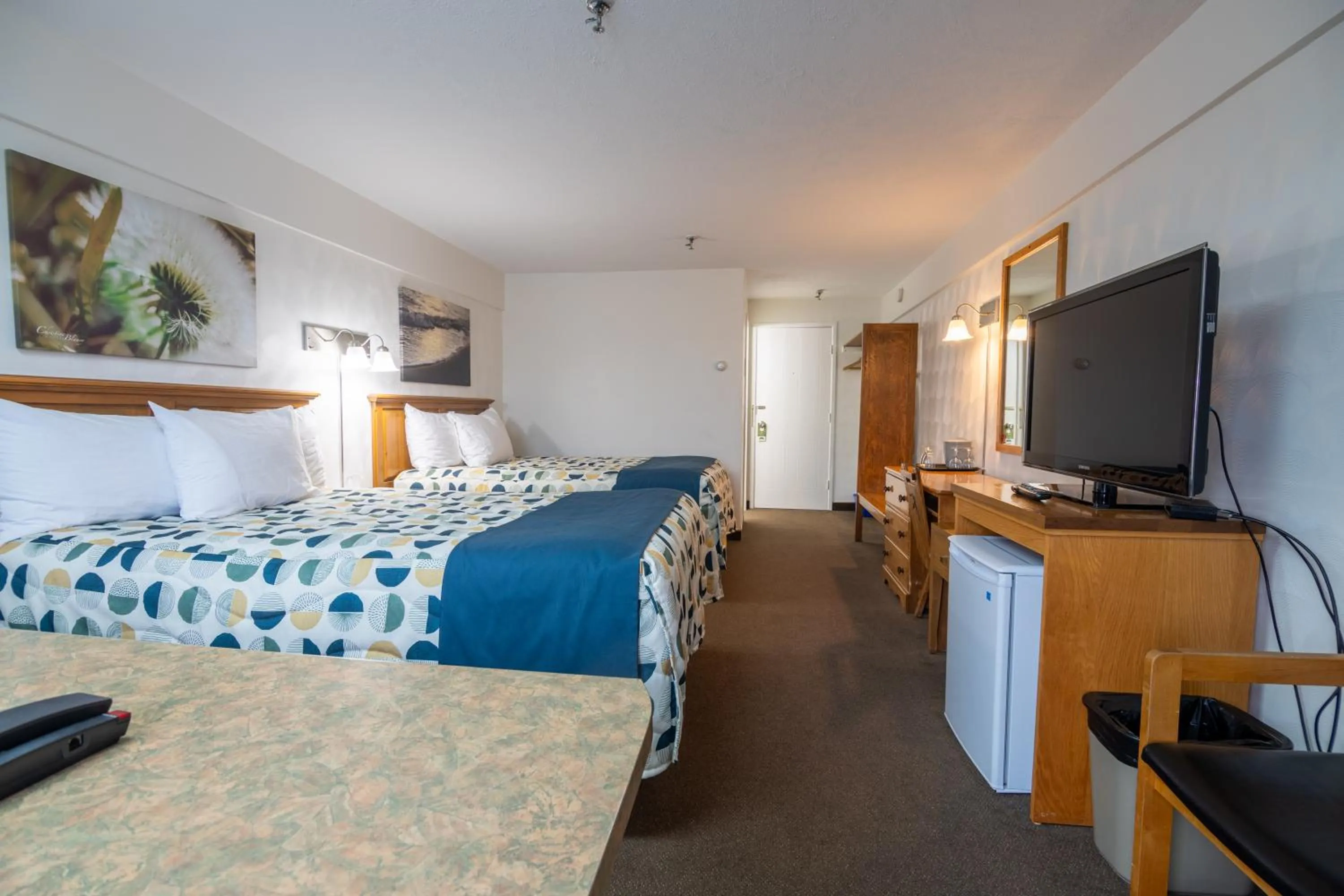 Bedroom, Bed in Hôtel Les Mouettes