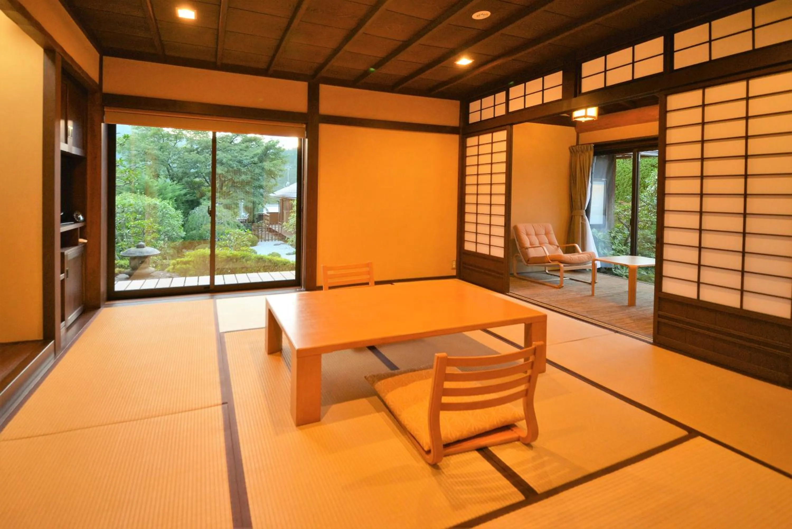 Photo of the whole room in Japanese Ryokan Seryo