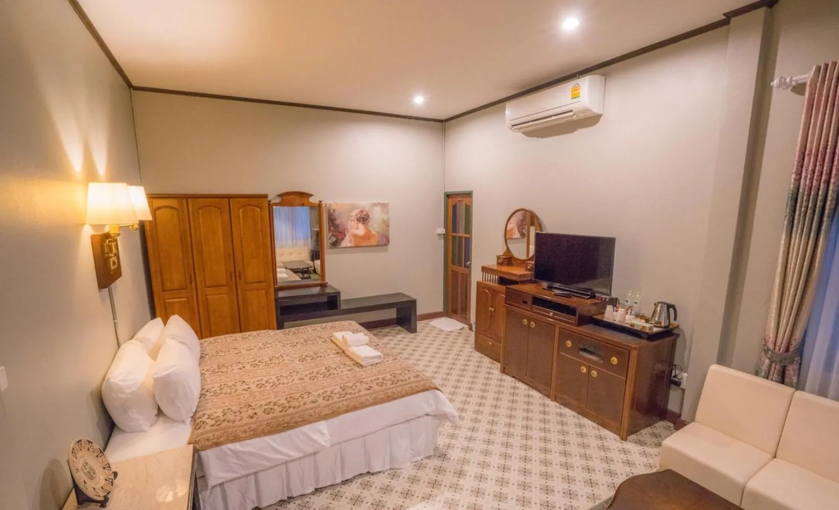 Bed in Ban Mai Vintage