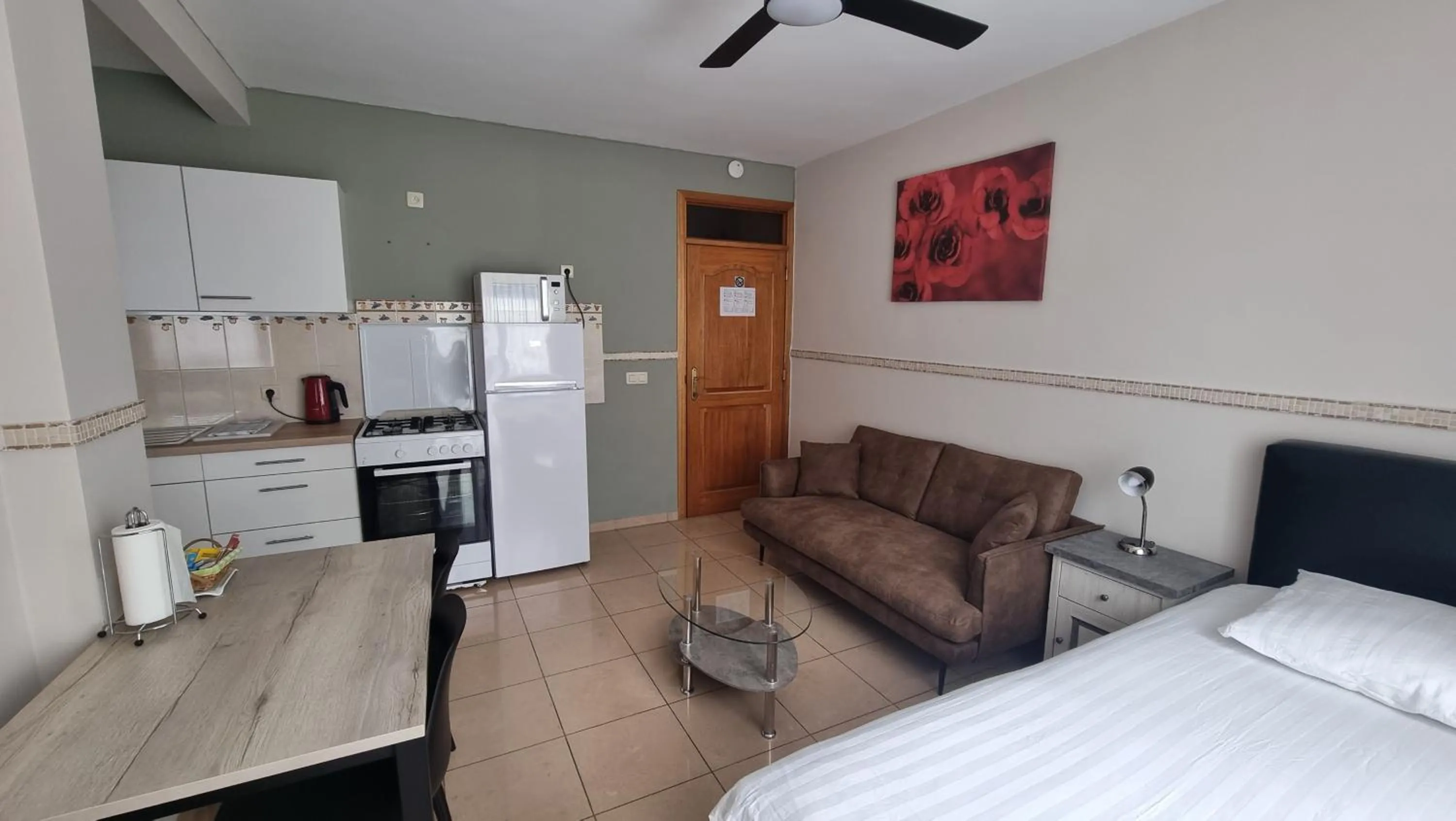 Bed in Aparthotel Résidence Bara Midi