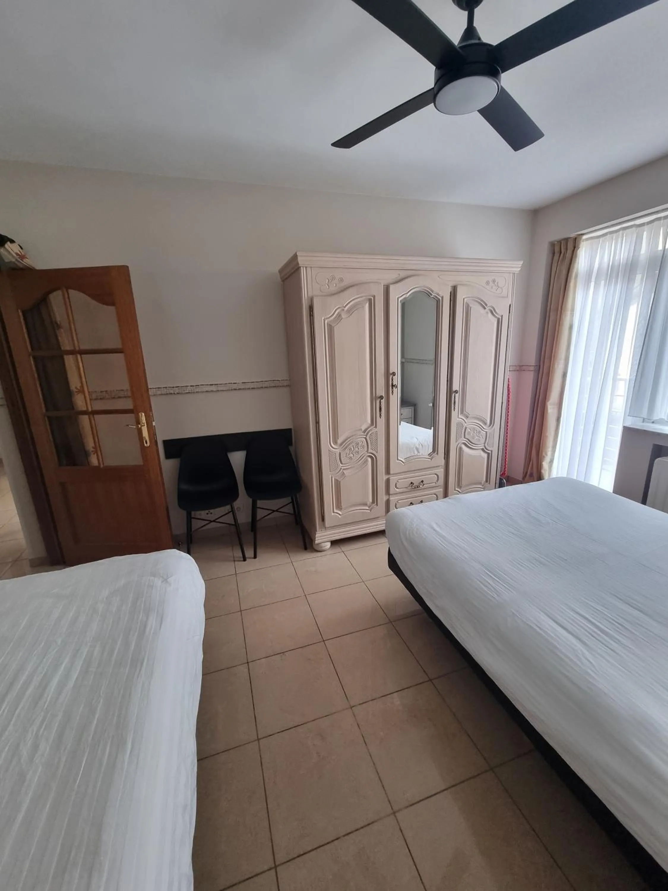 Bed in Aparthotel Résidence Bara Midi