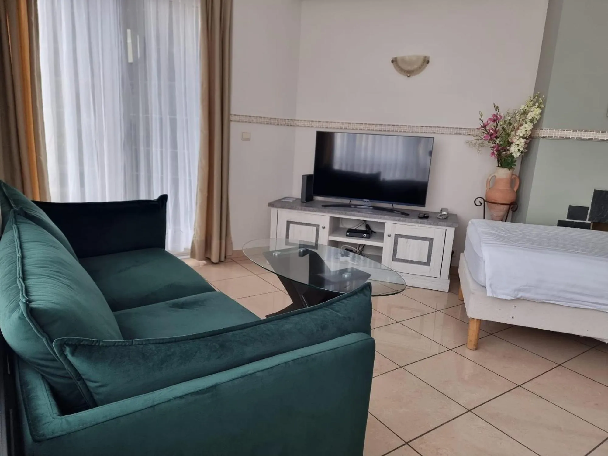 Bed in Aparthotel Résidence Bara Midi