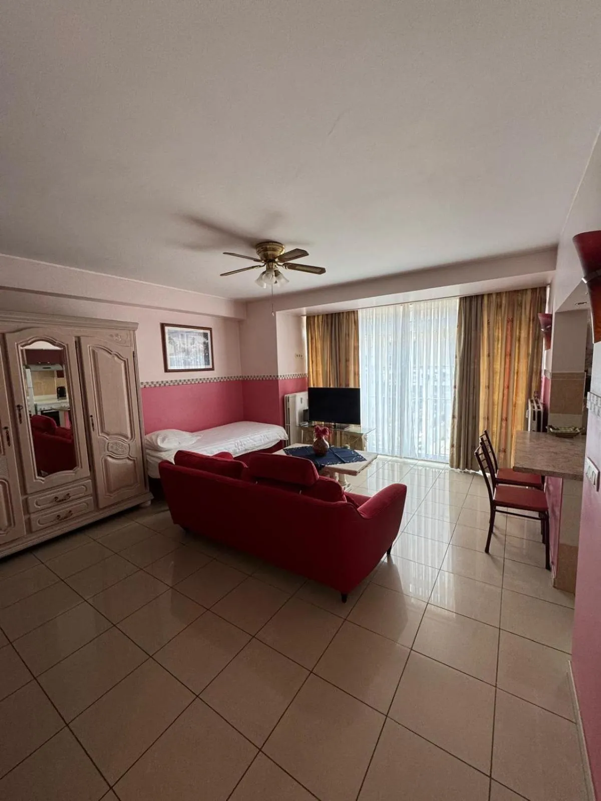 Bed in Aparthotel Résidence Bara Midi