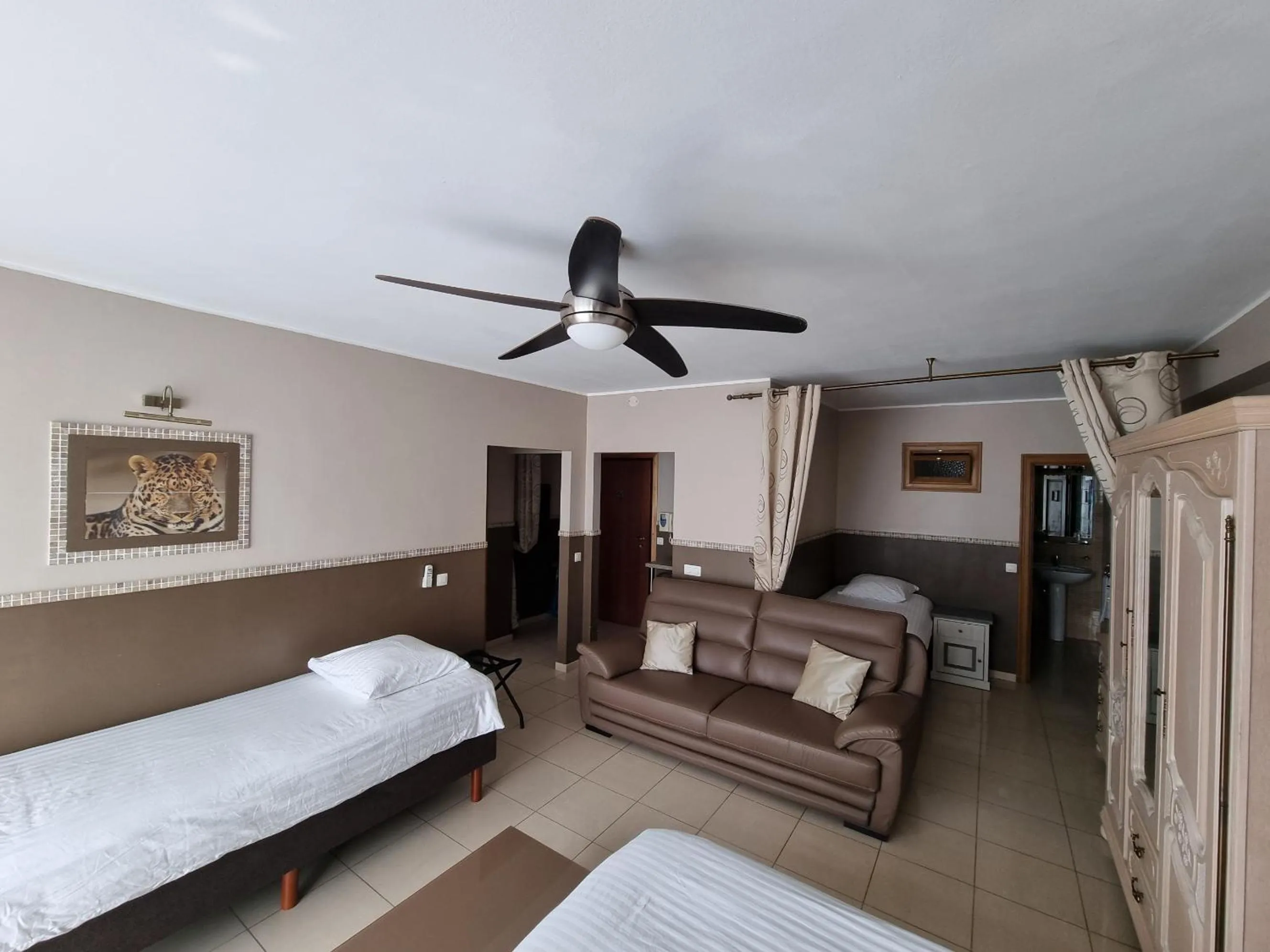 Bed in Aparthotel Résidence Bara Midi