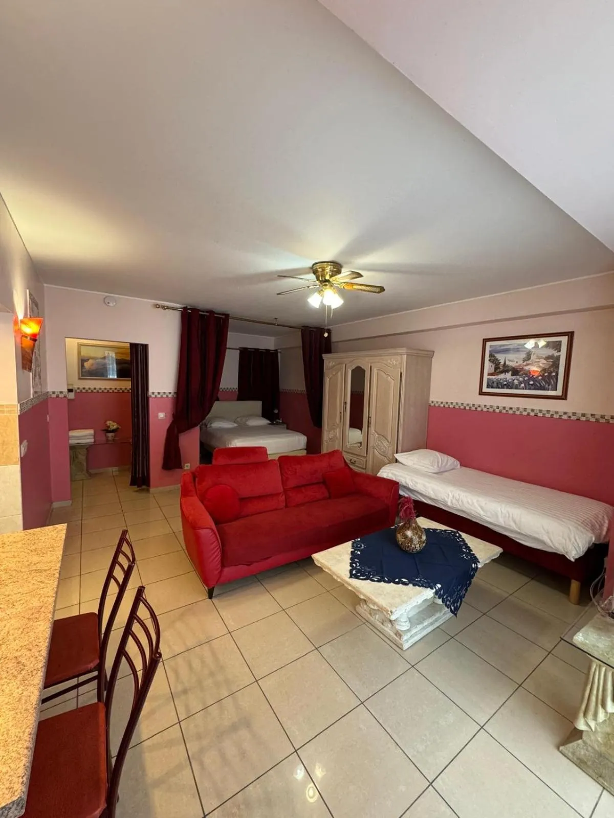 Bed in Aparthotel Résidence Bara Midi