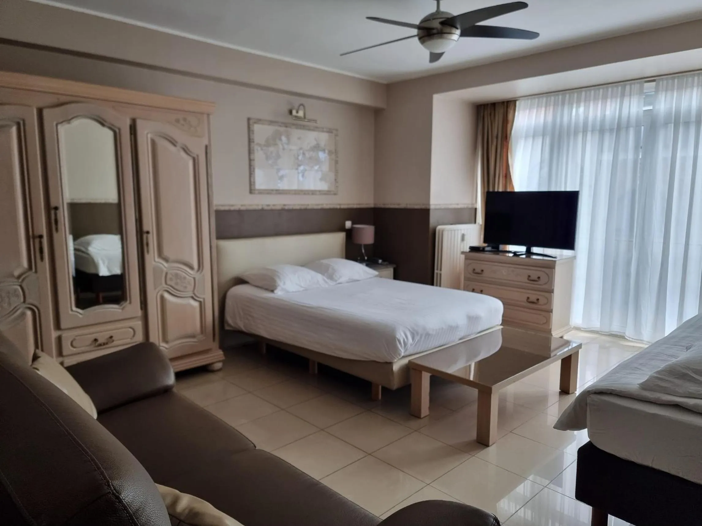 Bed in Aparthotel Résidence Bara Midi