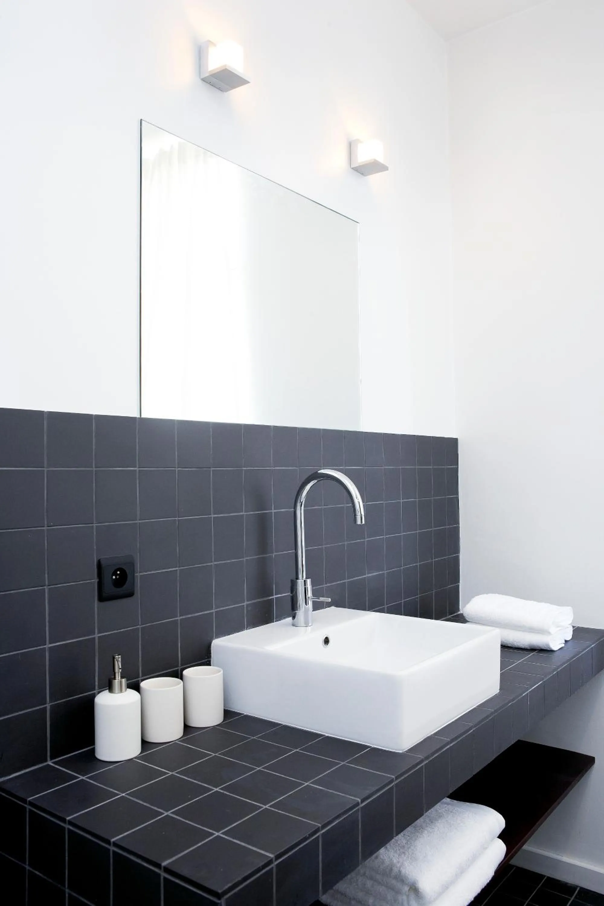 Bathroom in Le Vaudeville