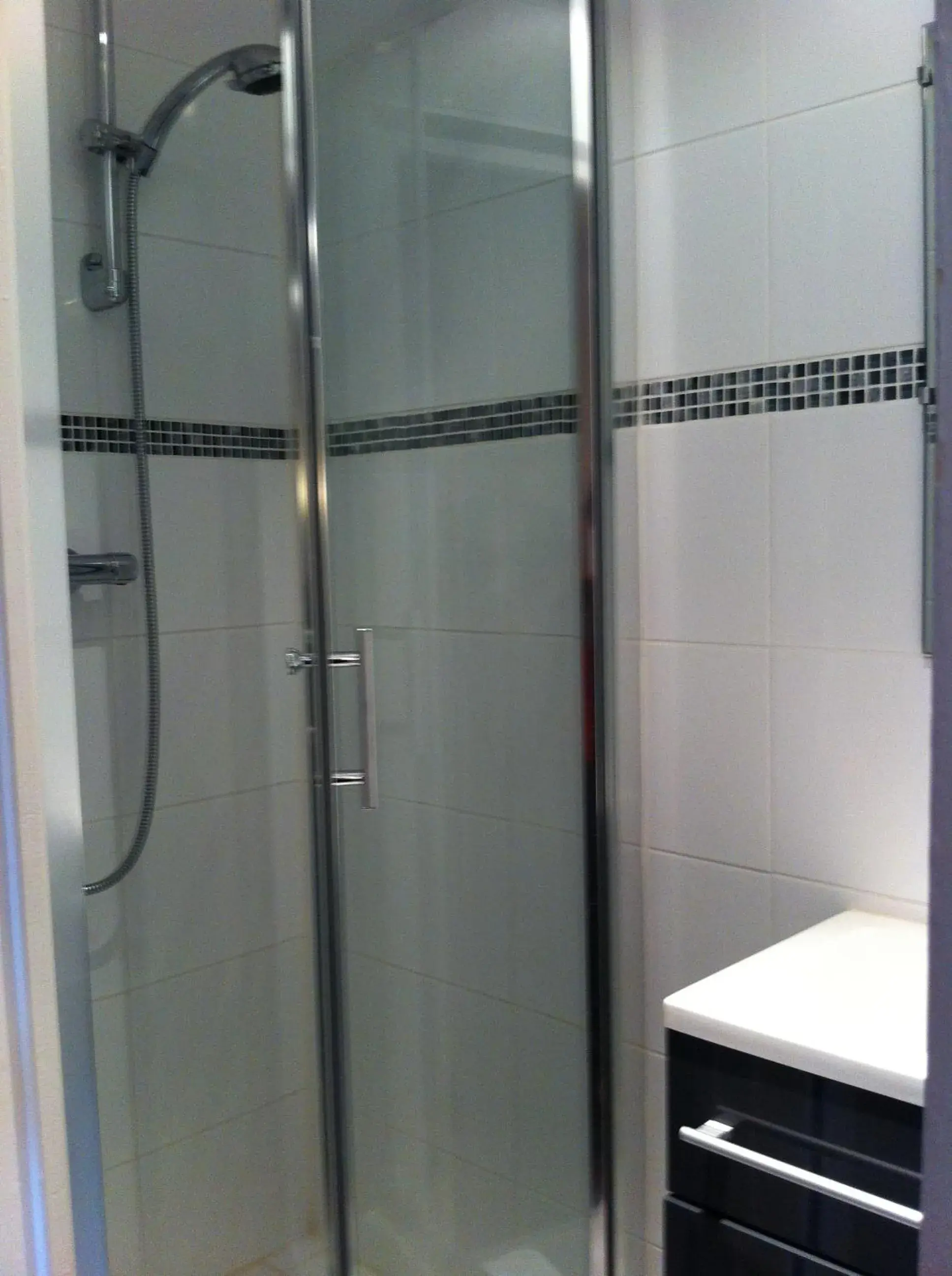 Triple Room in Grand Hôtel Magenta Triple Room in Grand Hôtel Magenta