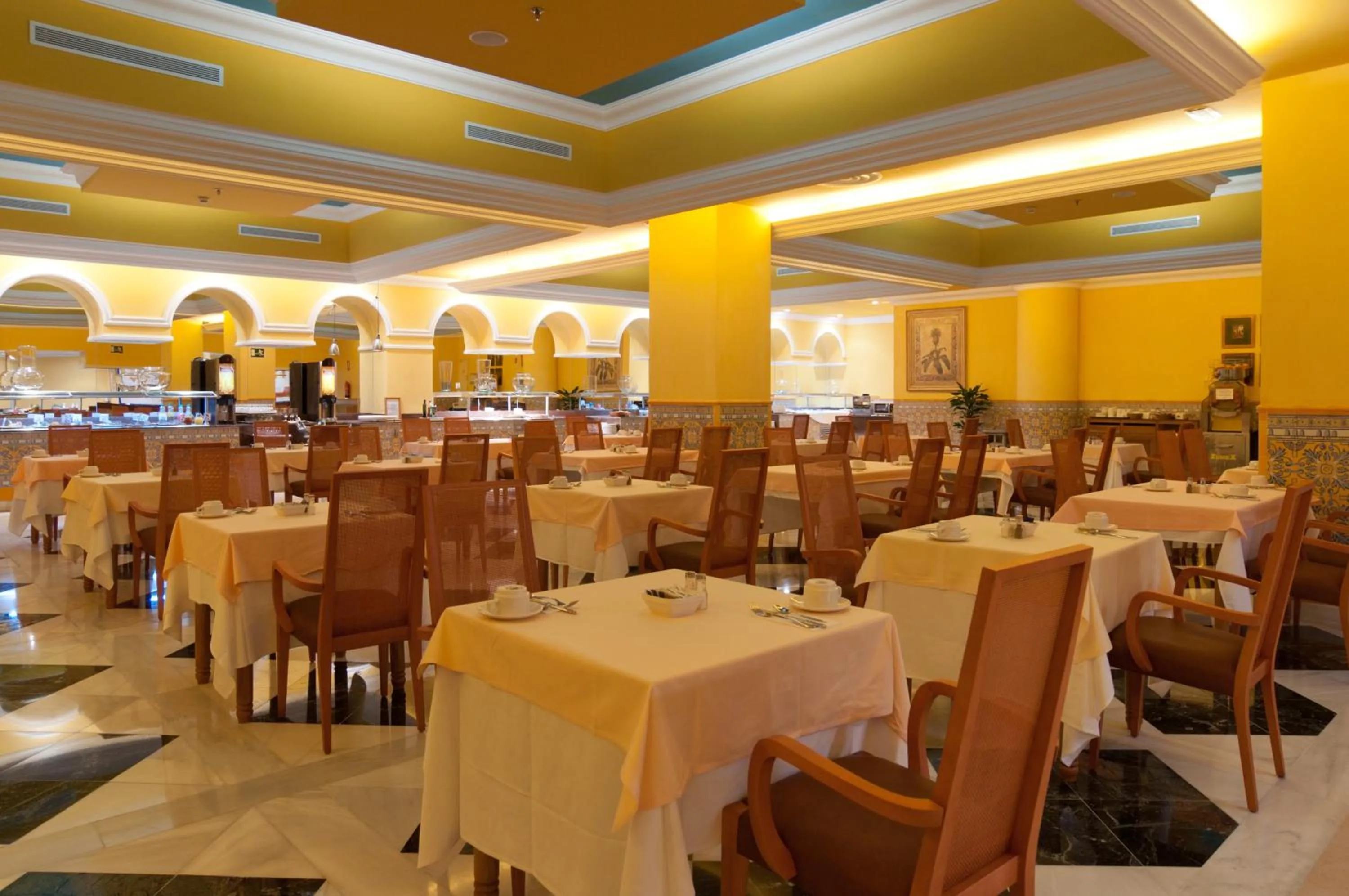 Restaurant/places to eat in Senator Marbella