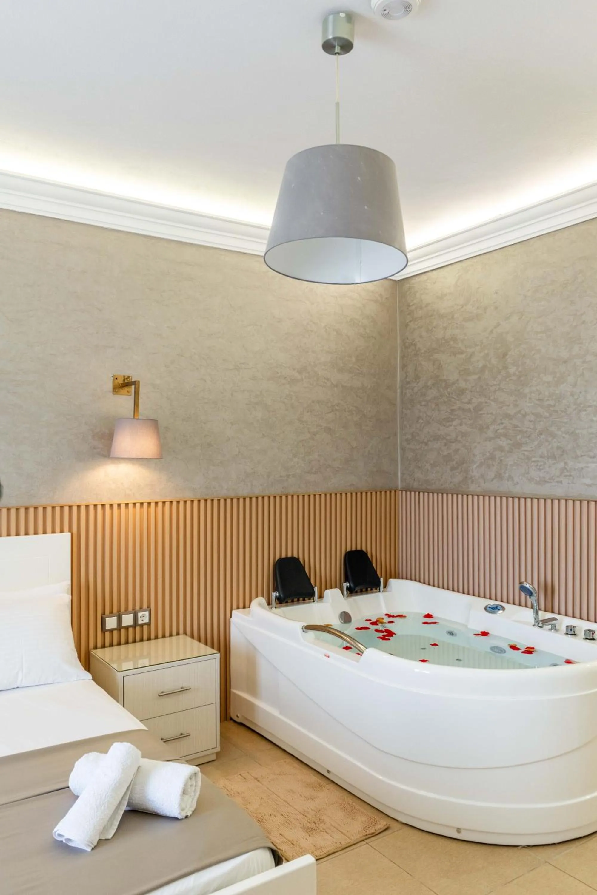 Hot Tub in Hotel Mira Mare