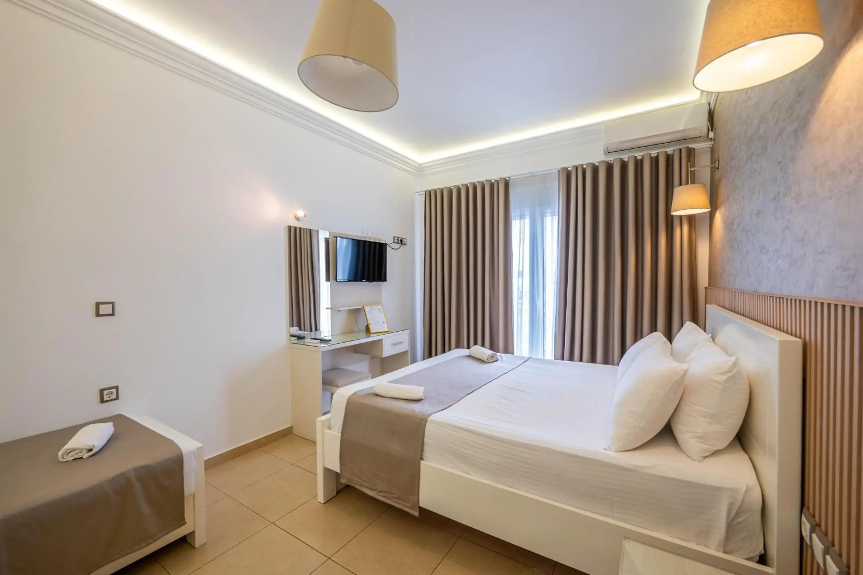 Triple Room with Sea View in Hotel Mira Mare Triple Room with Sea View in Hotel Mira Mare