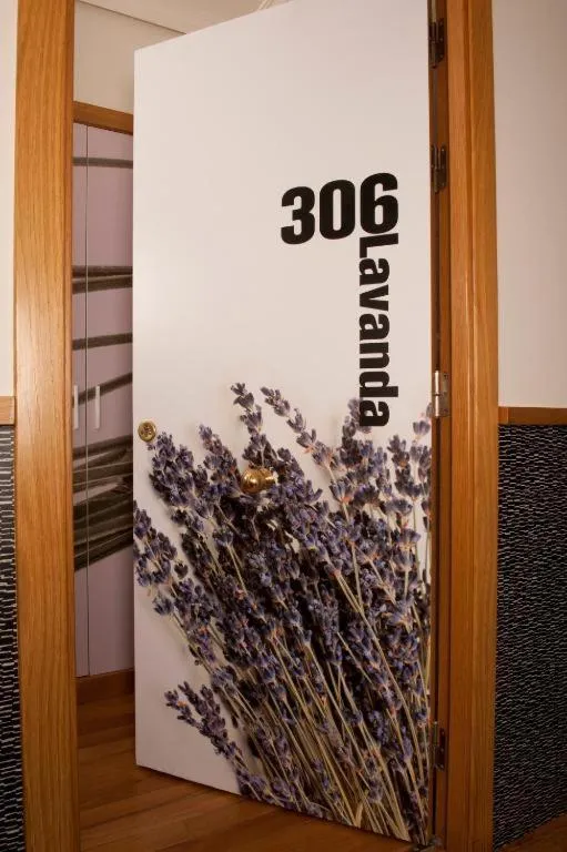 Text overlay in Hotel Lino