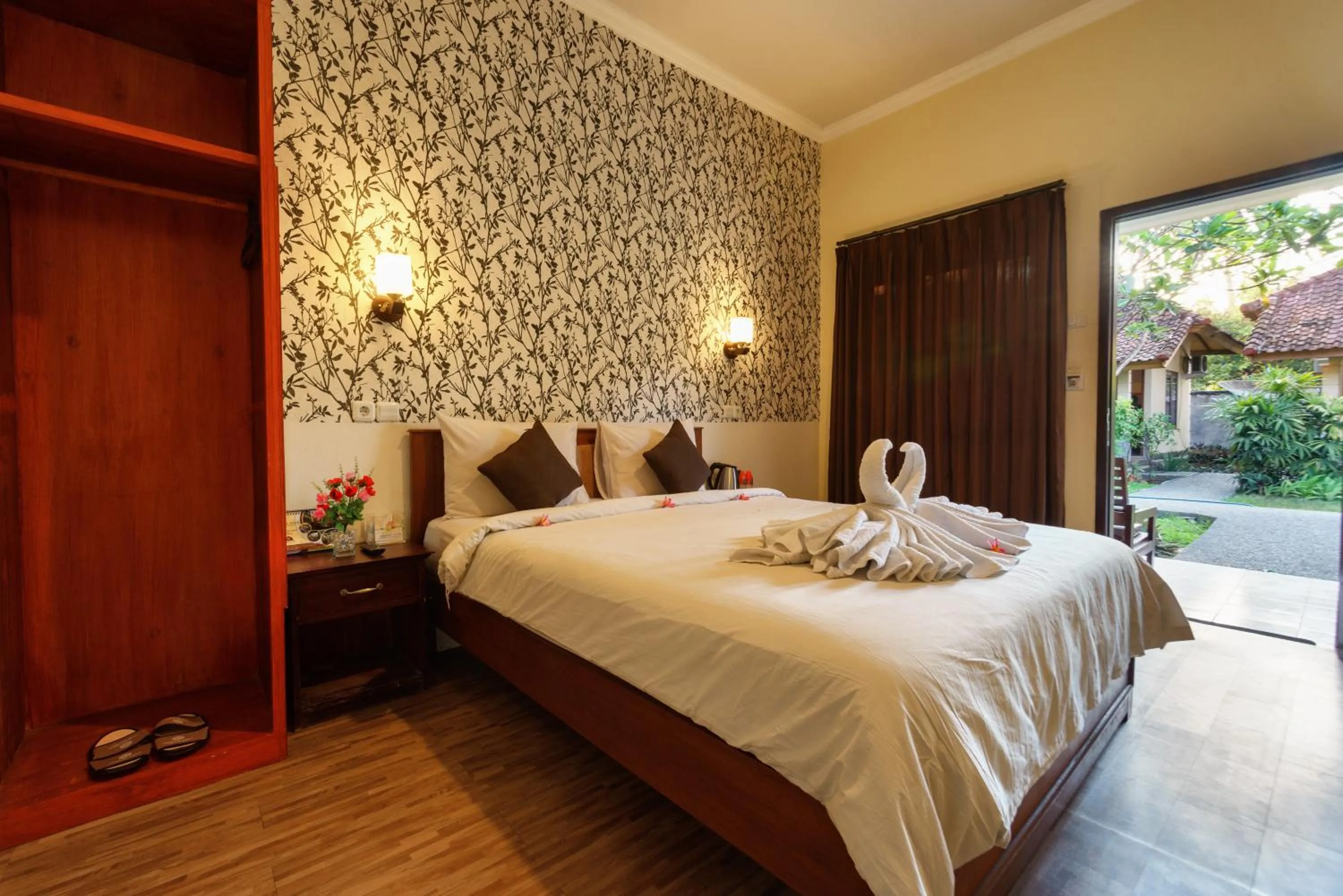 Photo of the whole room, Bed in Segara Anak Hotel