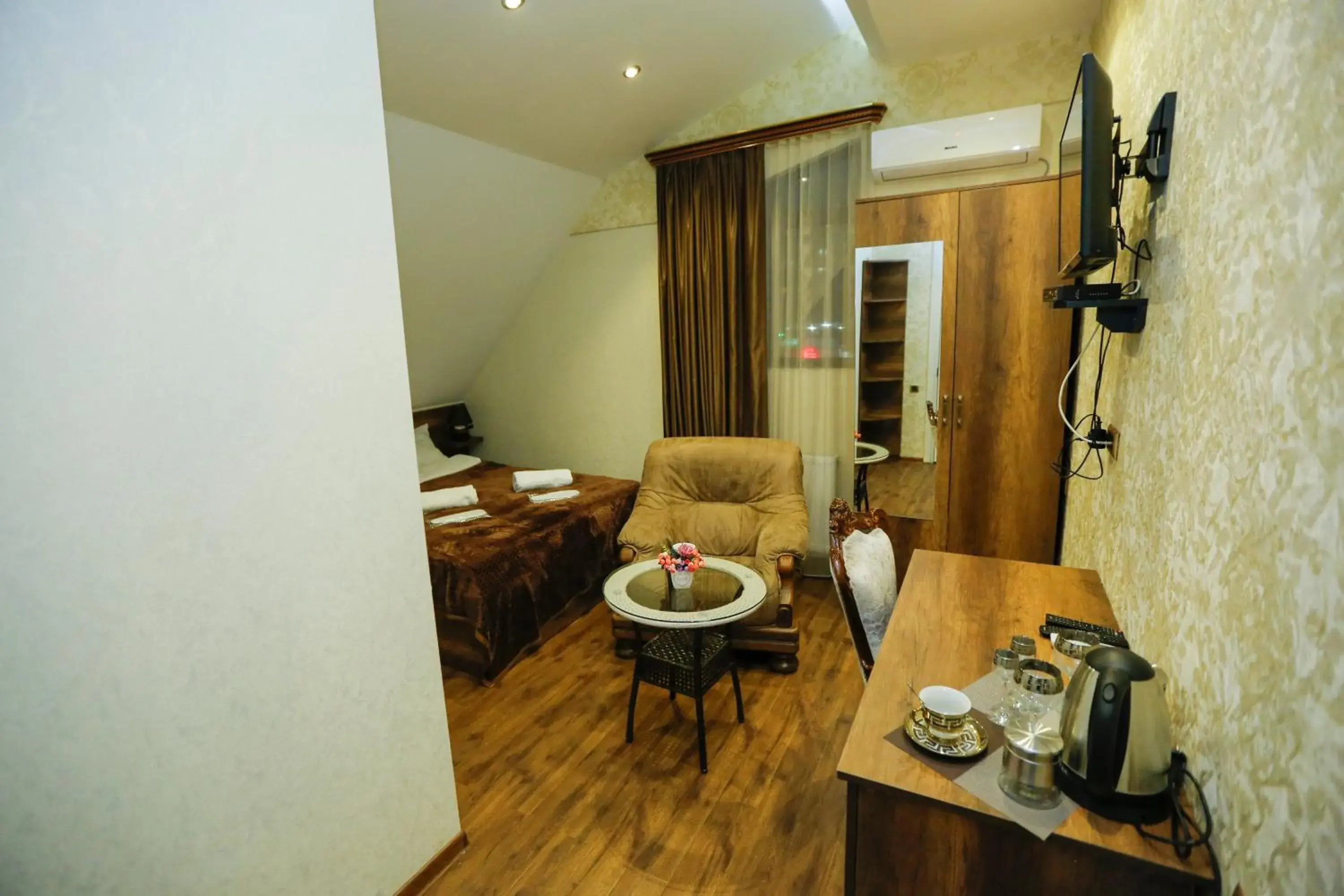 Double Room - single occupancy - Disability Access in Grand GMP Double Room - single occupancy - Disability Access in Grand GMP