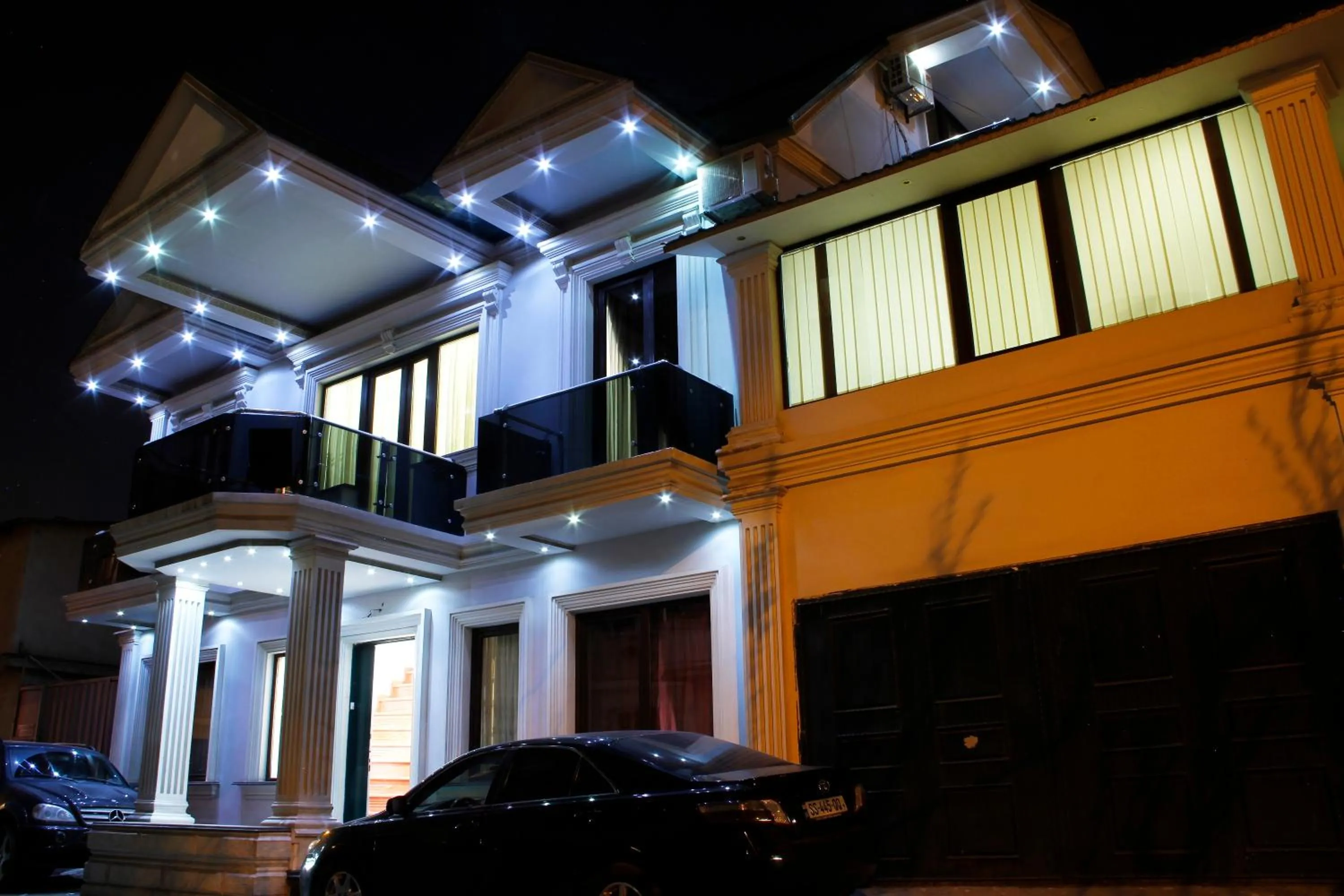 Property building in Grand GMP