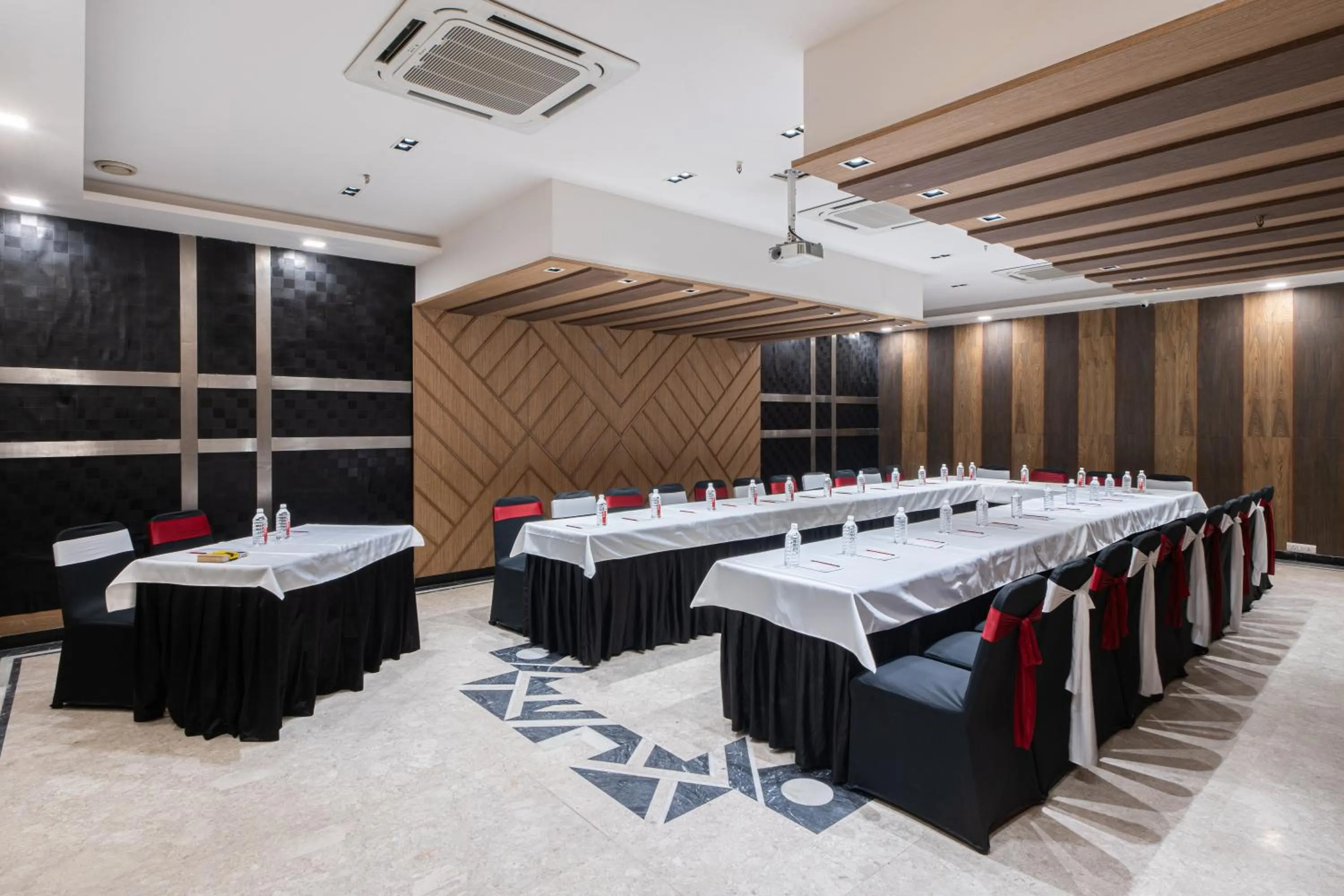 Meeting/conference room in The Suncourt Hotel Yatri