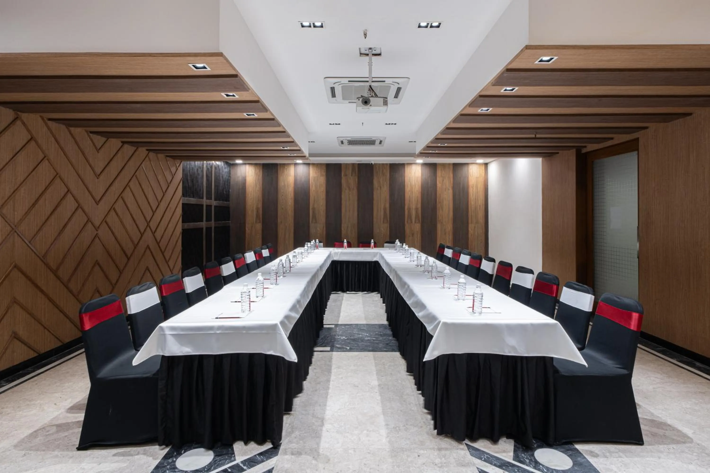 Meeting/conference room in The Suncourt Hotel Yatri