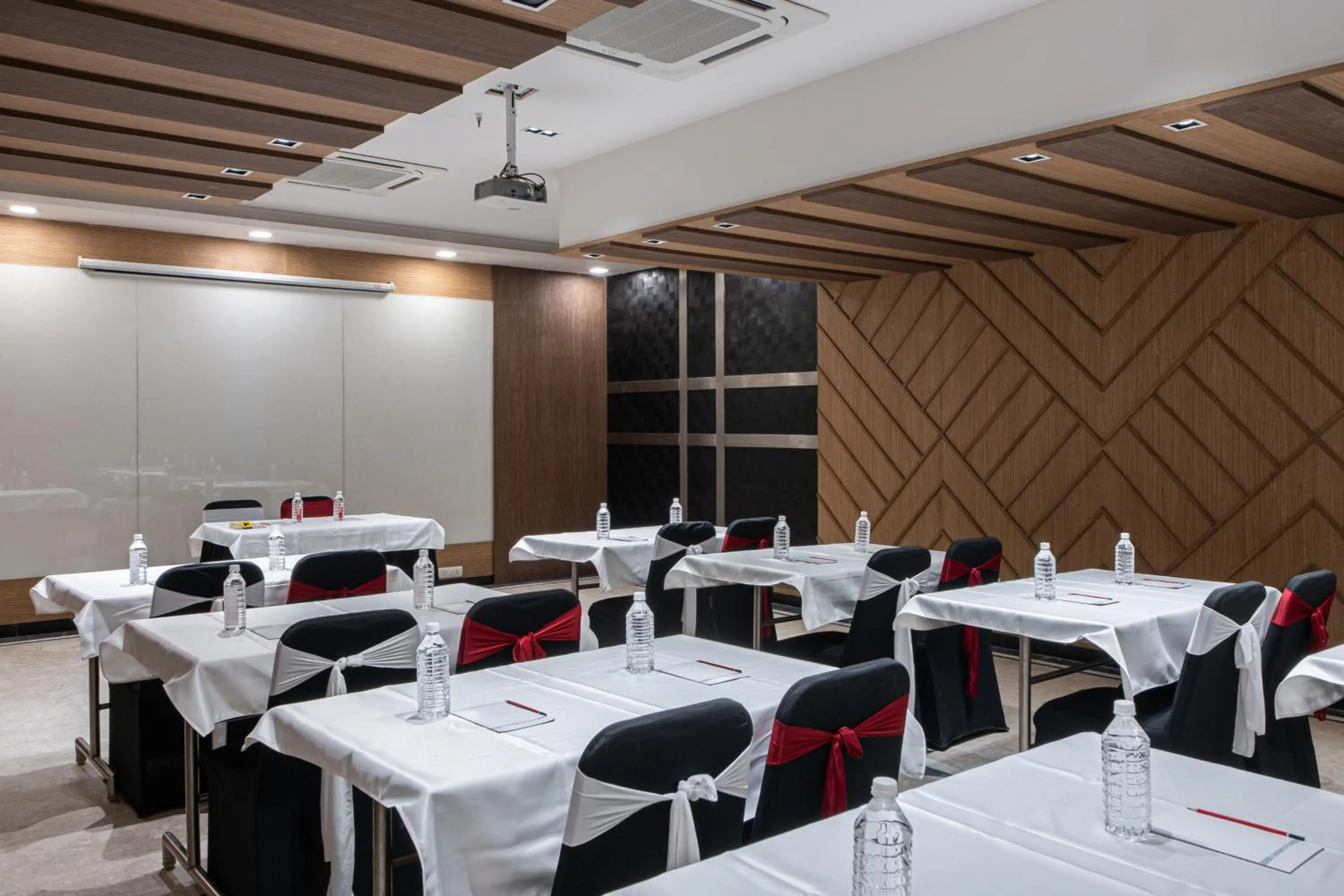 Meeting/conference room in The Suncourt Hotel Yatri