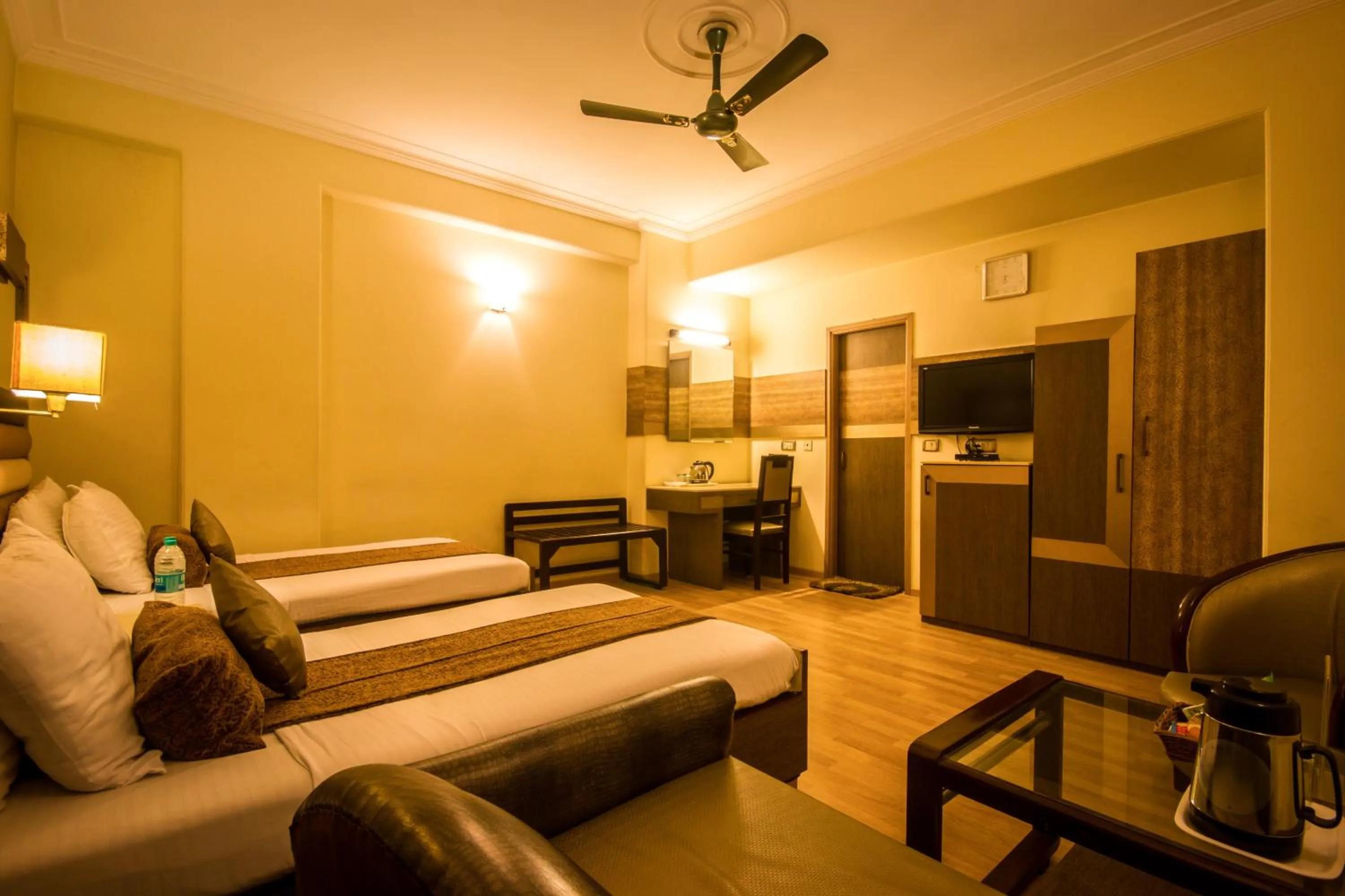 TV and multimedia, Bed in The Suncourt Hotel Yatri