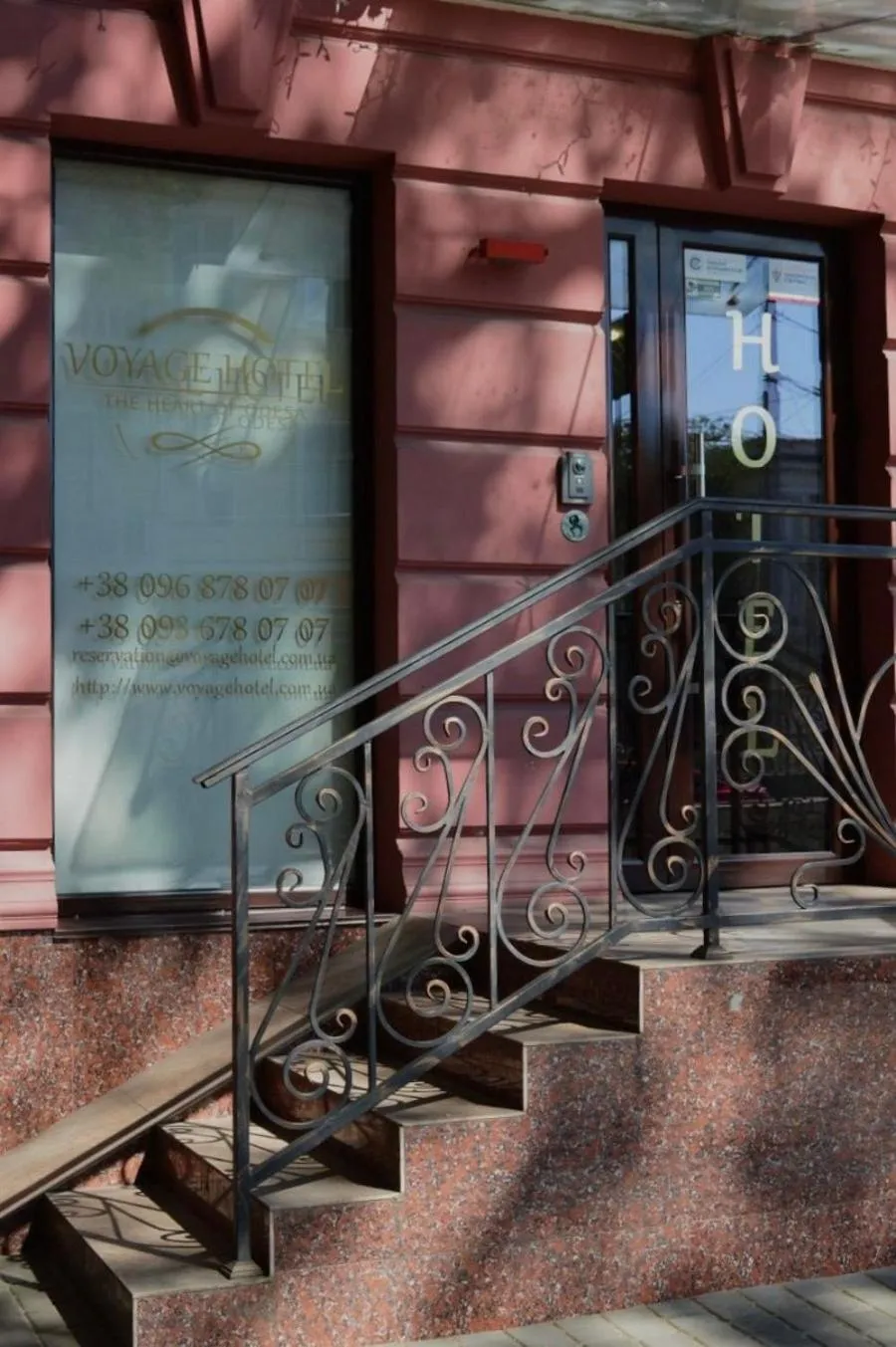 Property building in Voyage