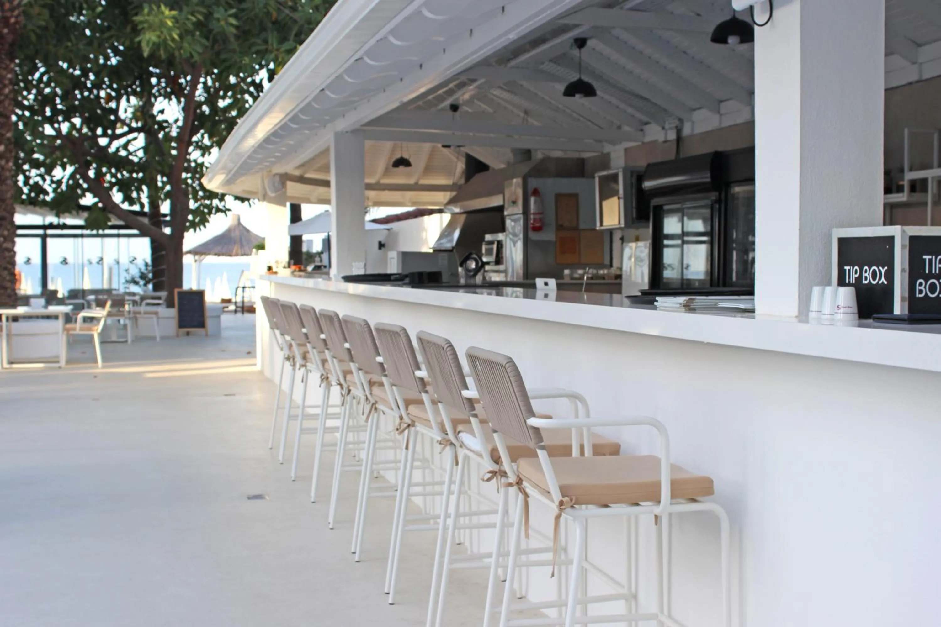 Restaurant/places to eat in Savk Hotel