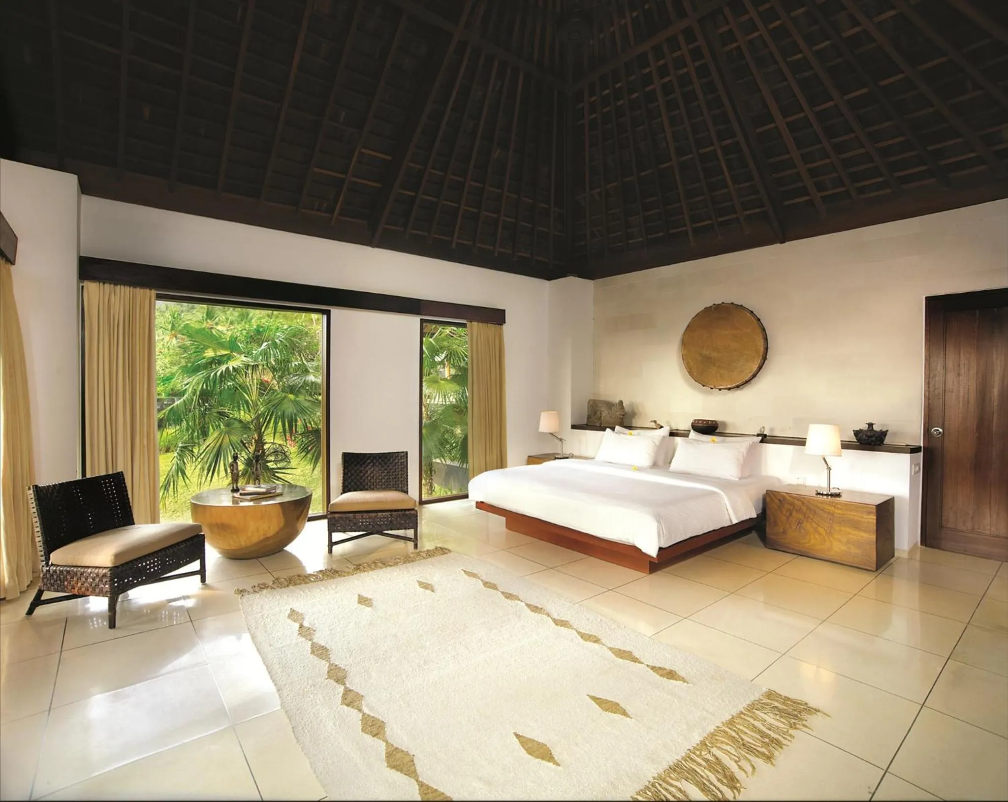 Bed in Qunci Villas Resort