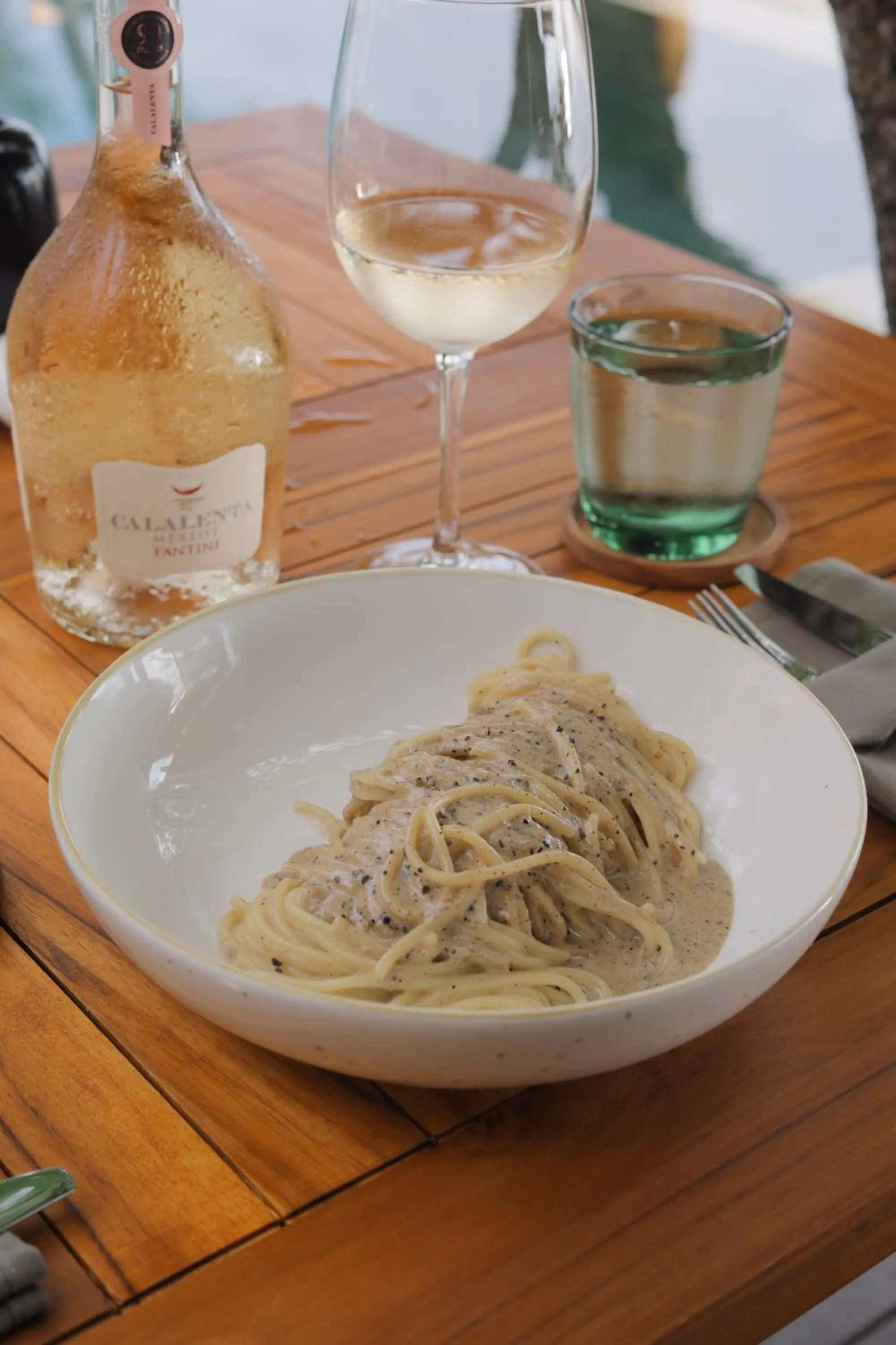 Restaurant/places to eat in Qunci Villas Resort