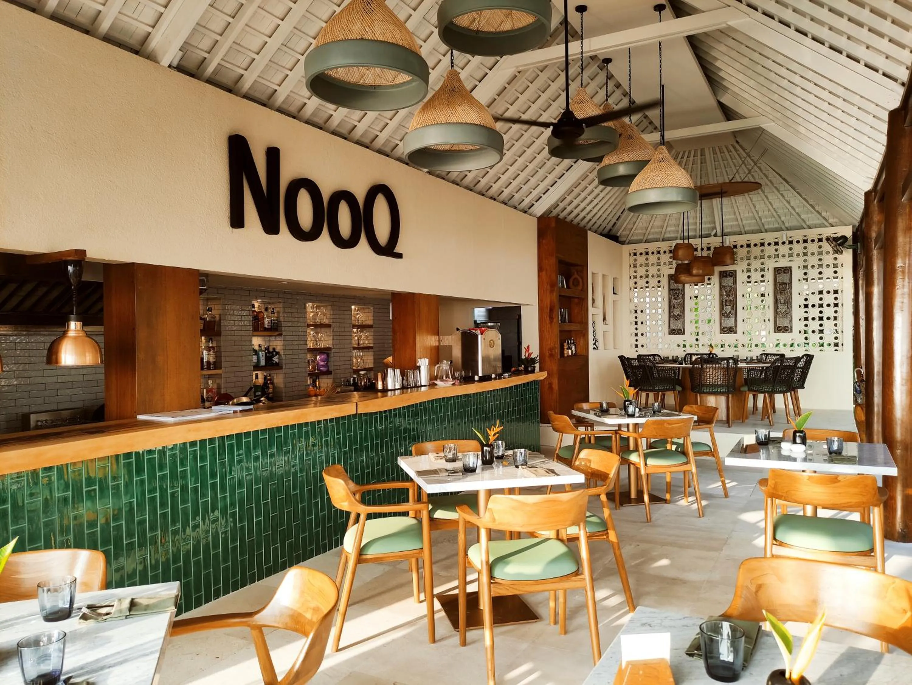 Restaurant/places to eat in Qunci Villas Resort