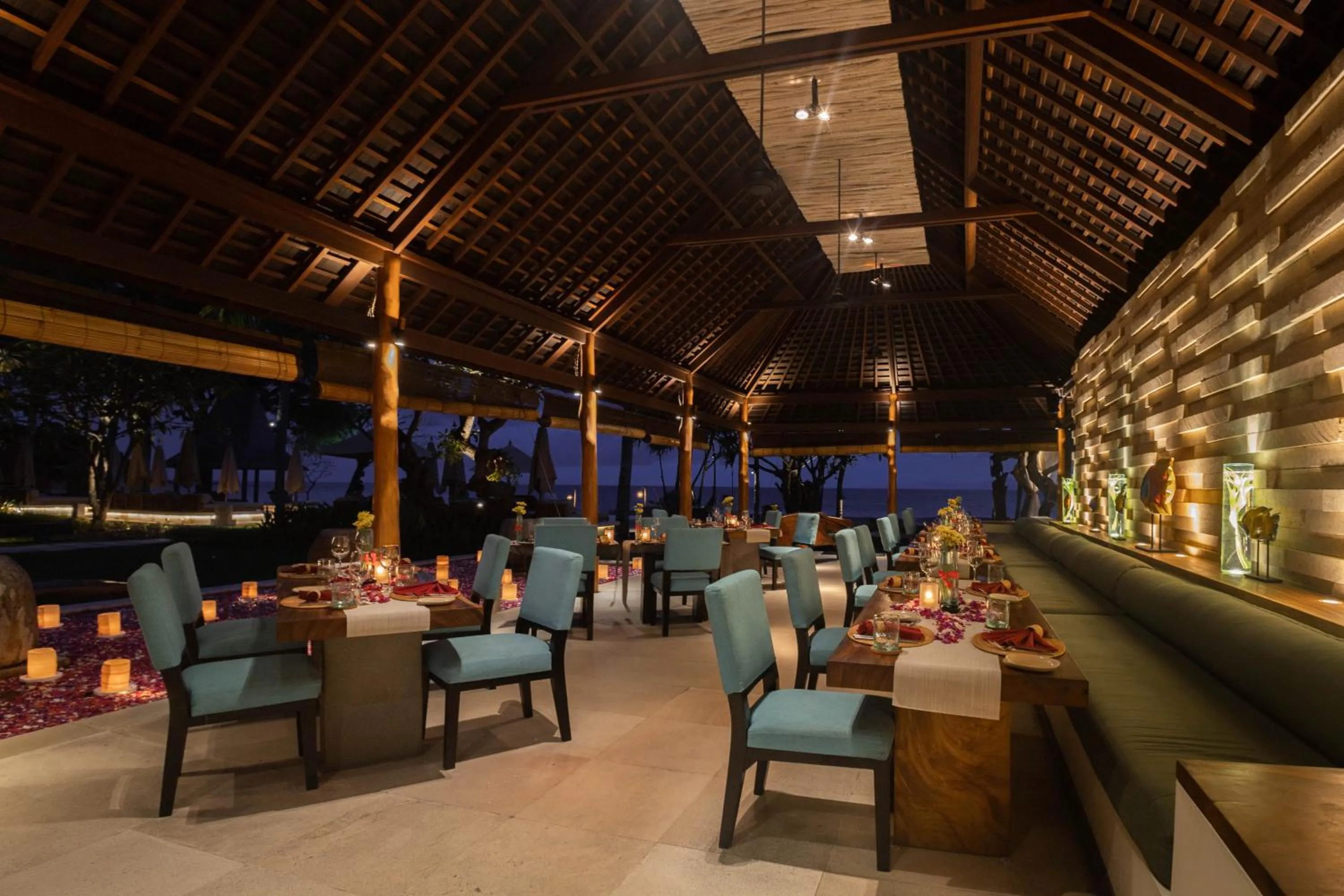 Restaurant/places to eat in Qunci Villas Resort