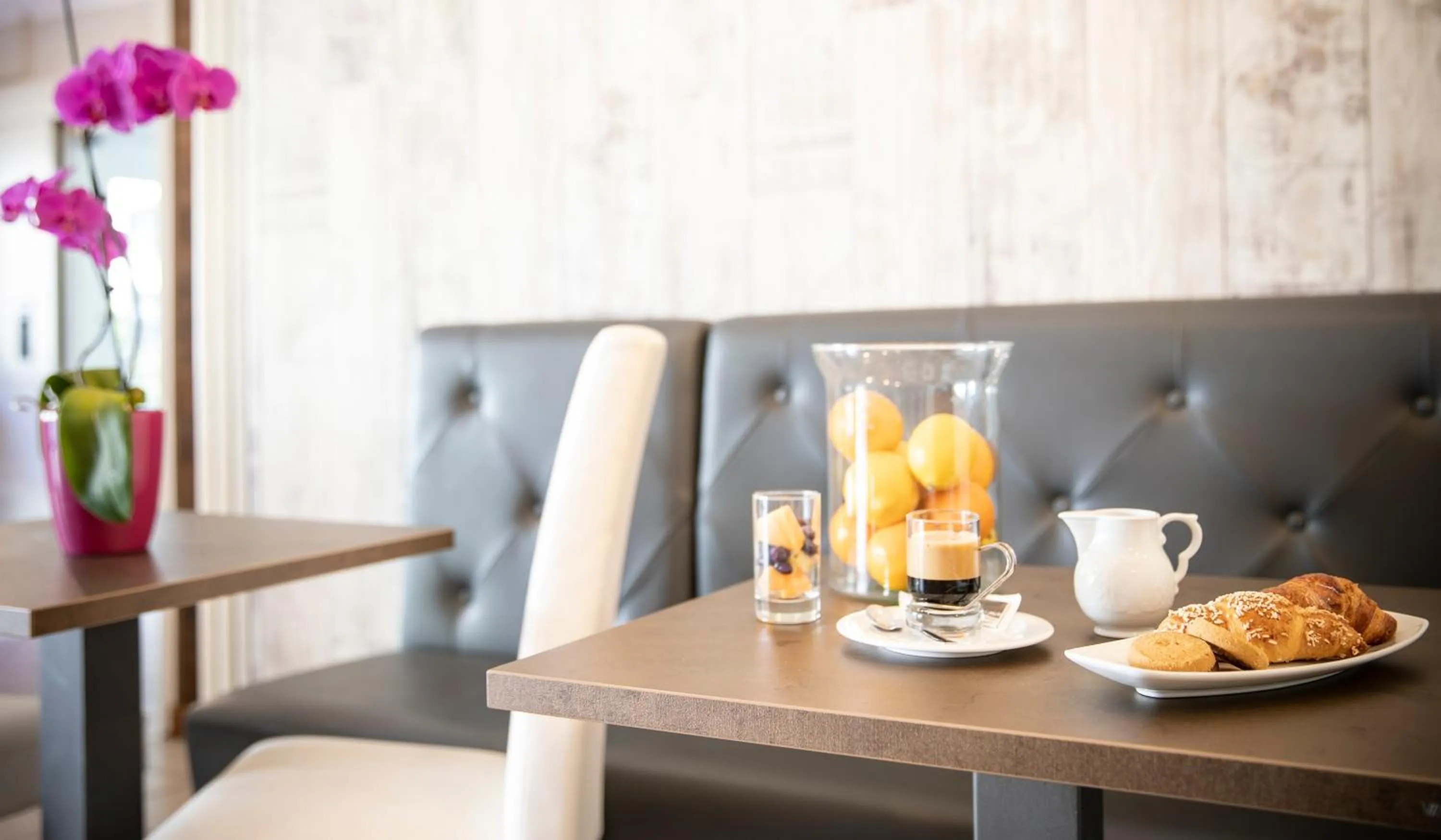 Lounge or bar in Hotel Piuro