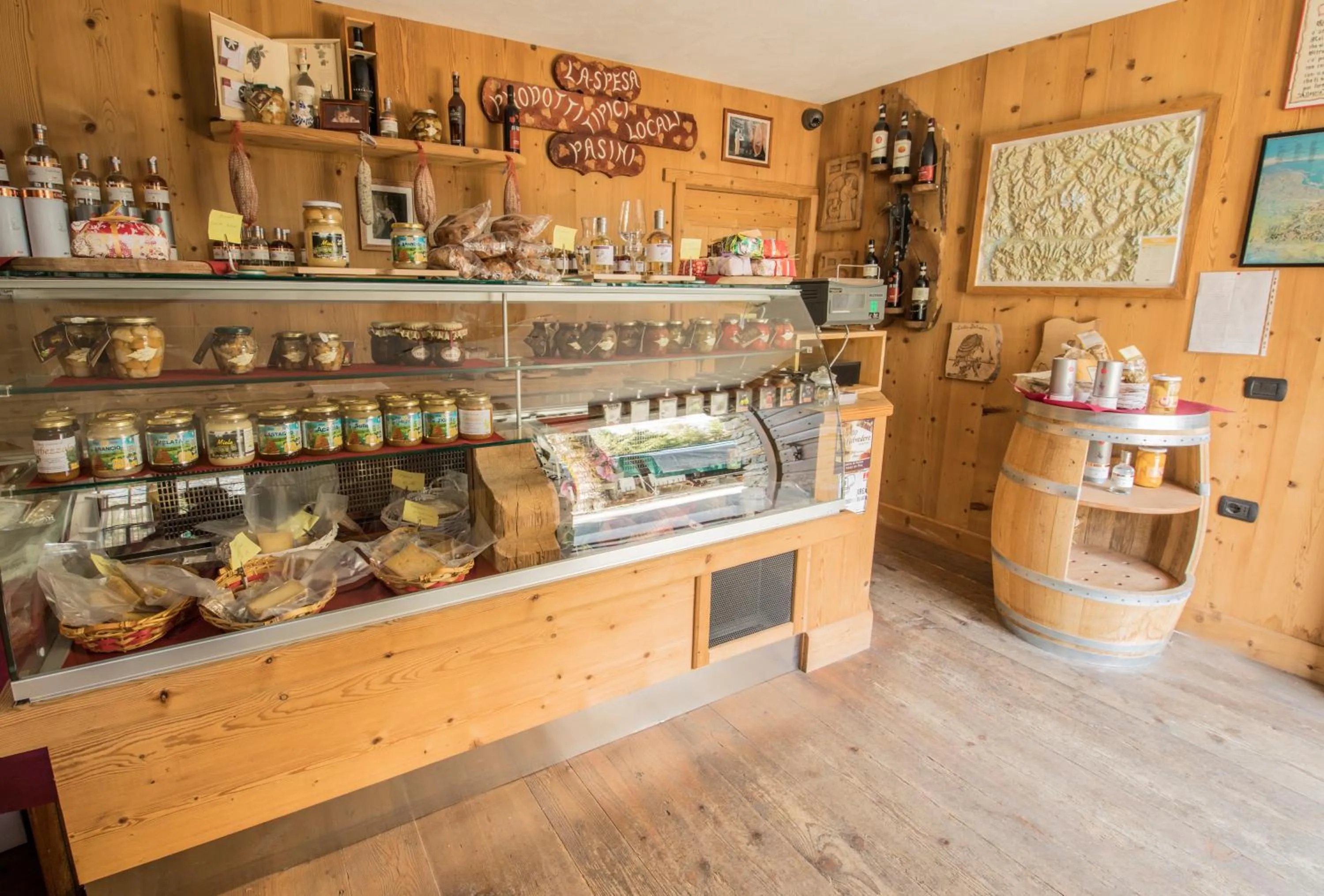 On-site shops in Hotel Piuro