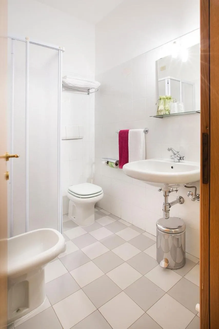 Shower in Hotel Piuro