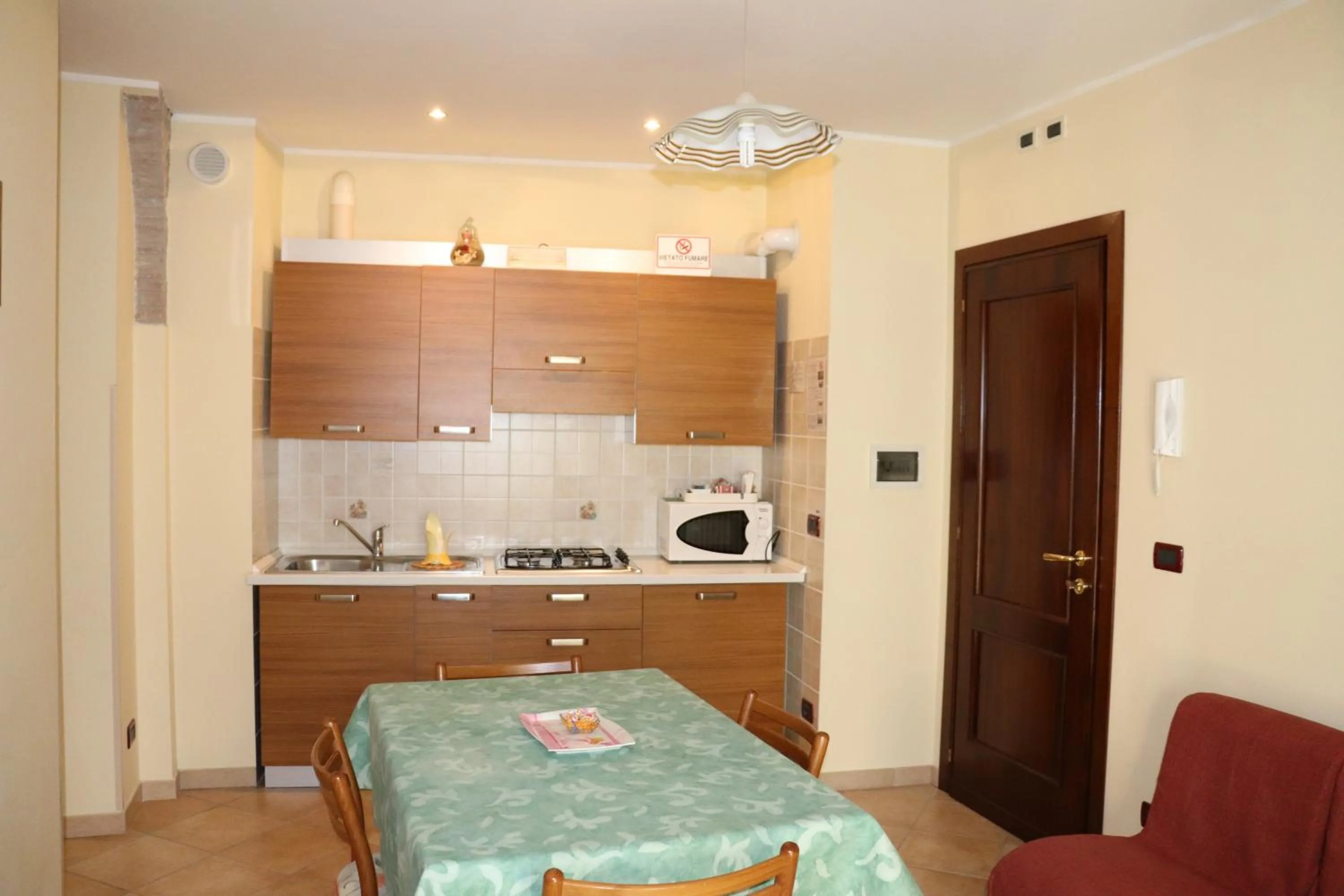 Kitchen or kitchenette in B&B La Fonte