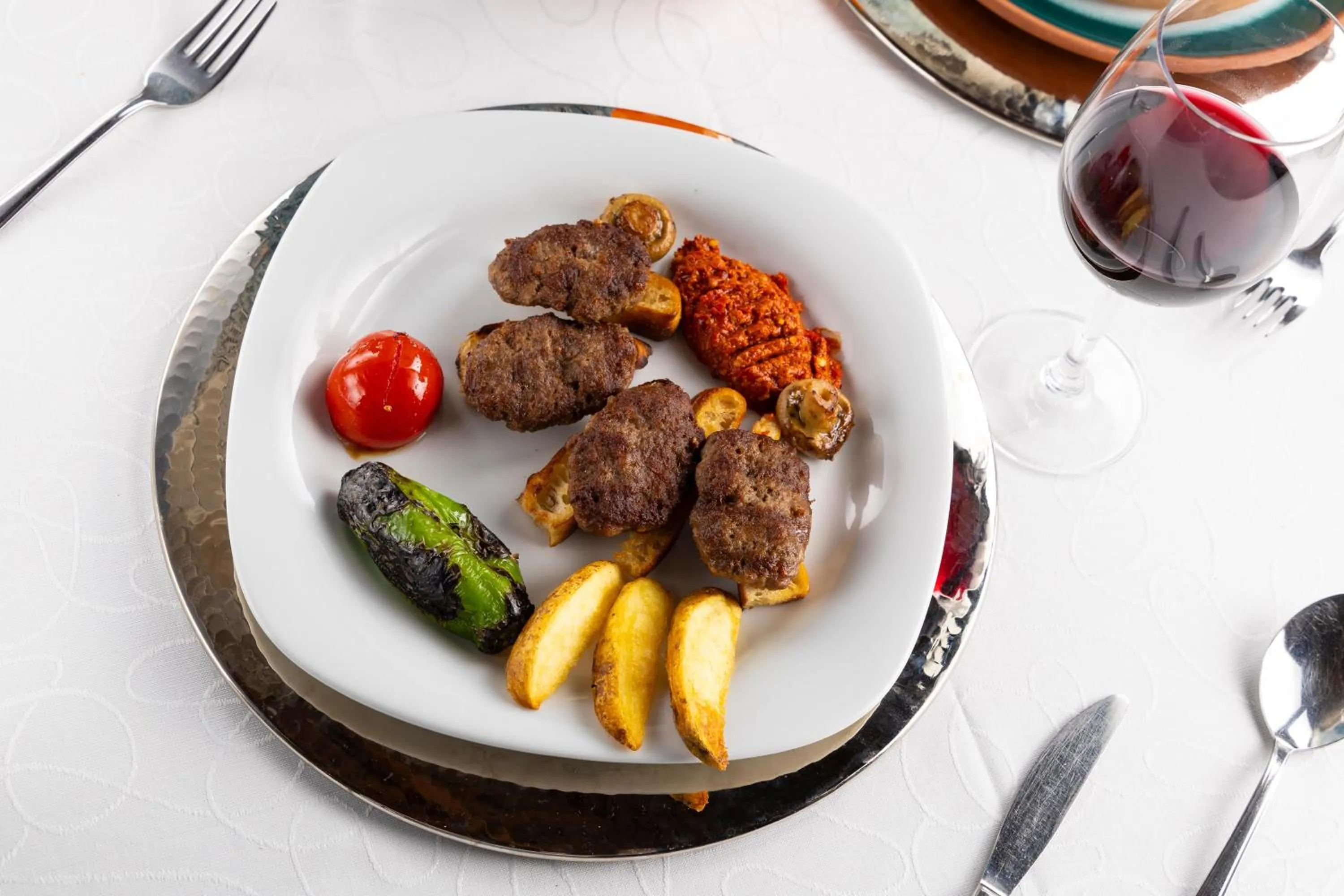 Restaurant/places to eat in Tafoni Houses Cave Hotel