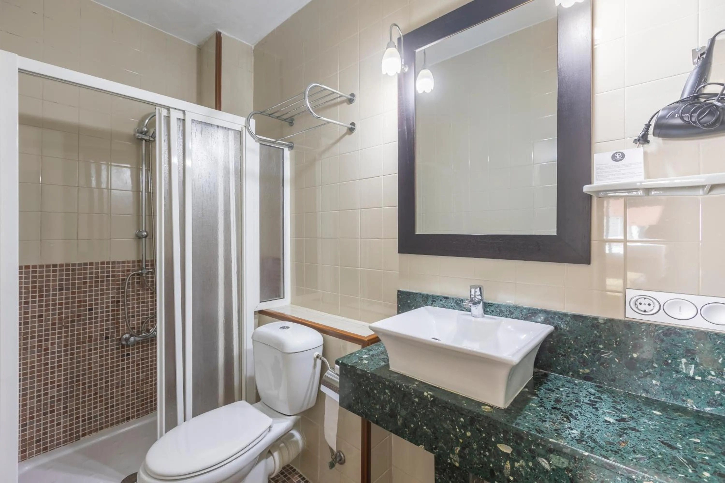 Bathroom in Itaca Colón by Soho Boutique