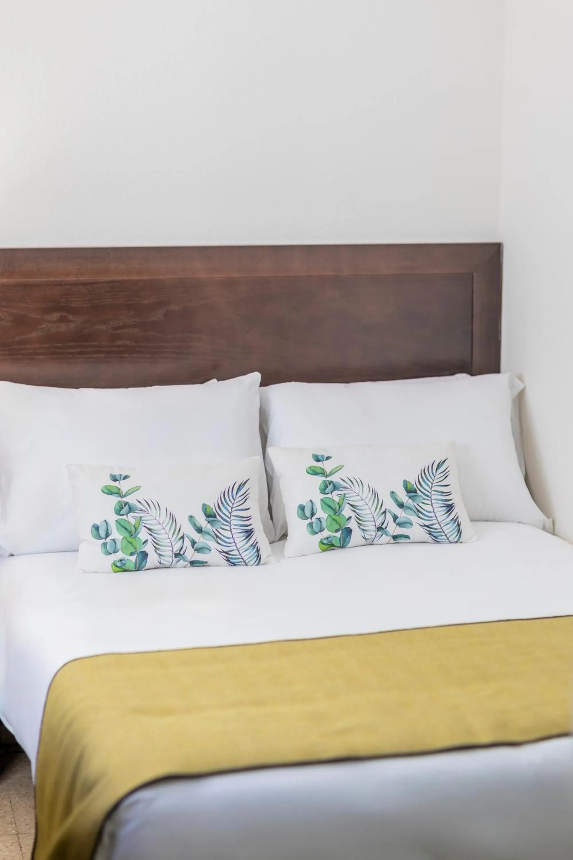 Bedroom, Bed in Itaca Colón by Soho Boutique