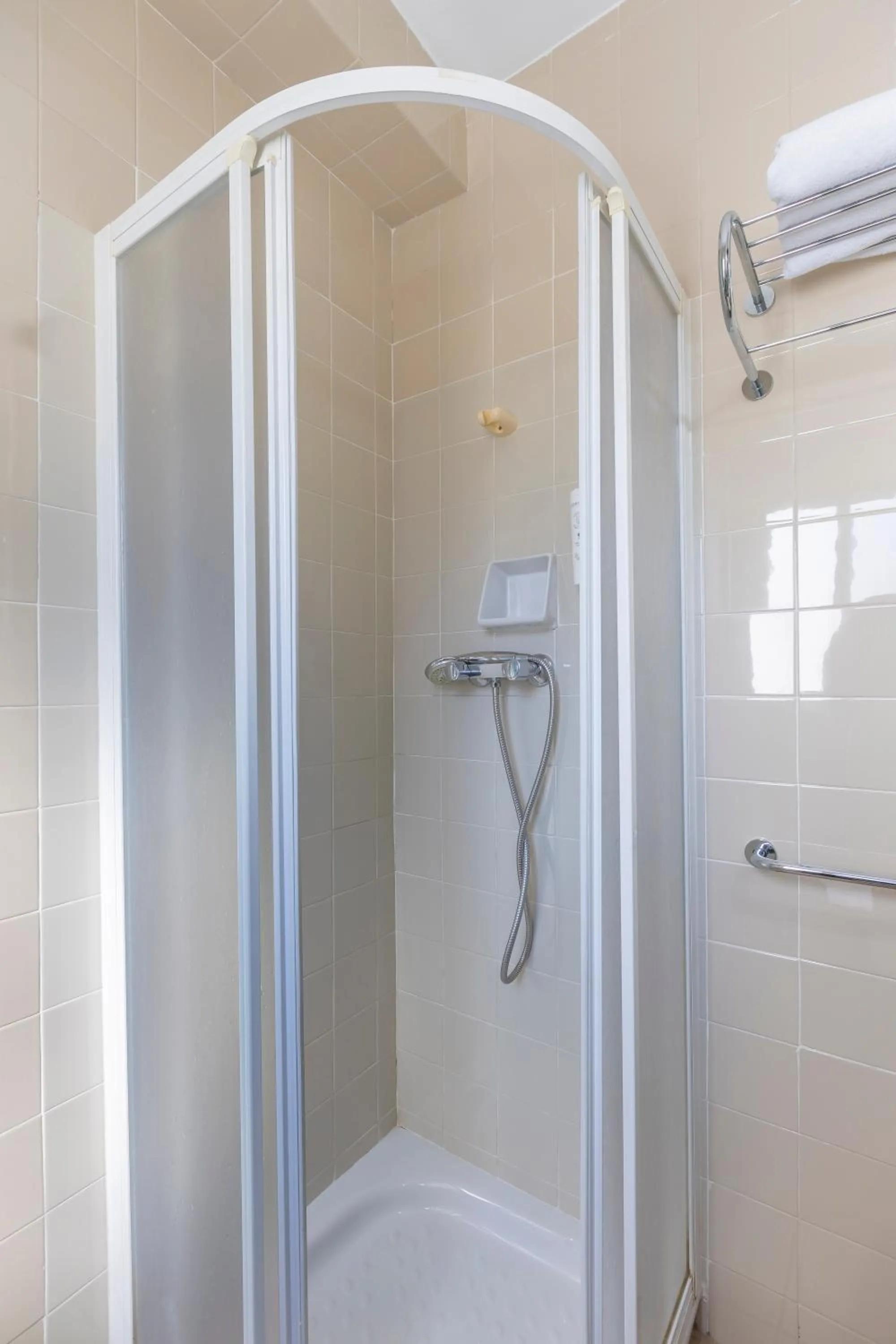 Shower in Itaca Colón by Soho Boutique