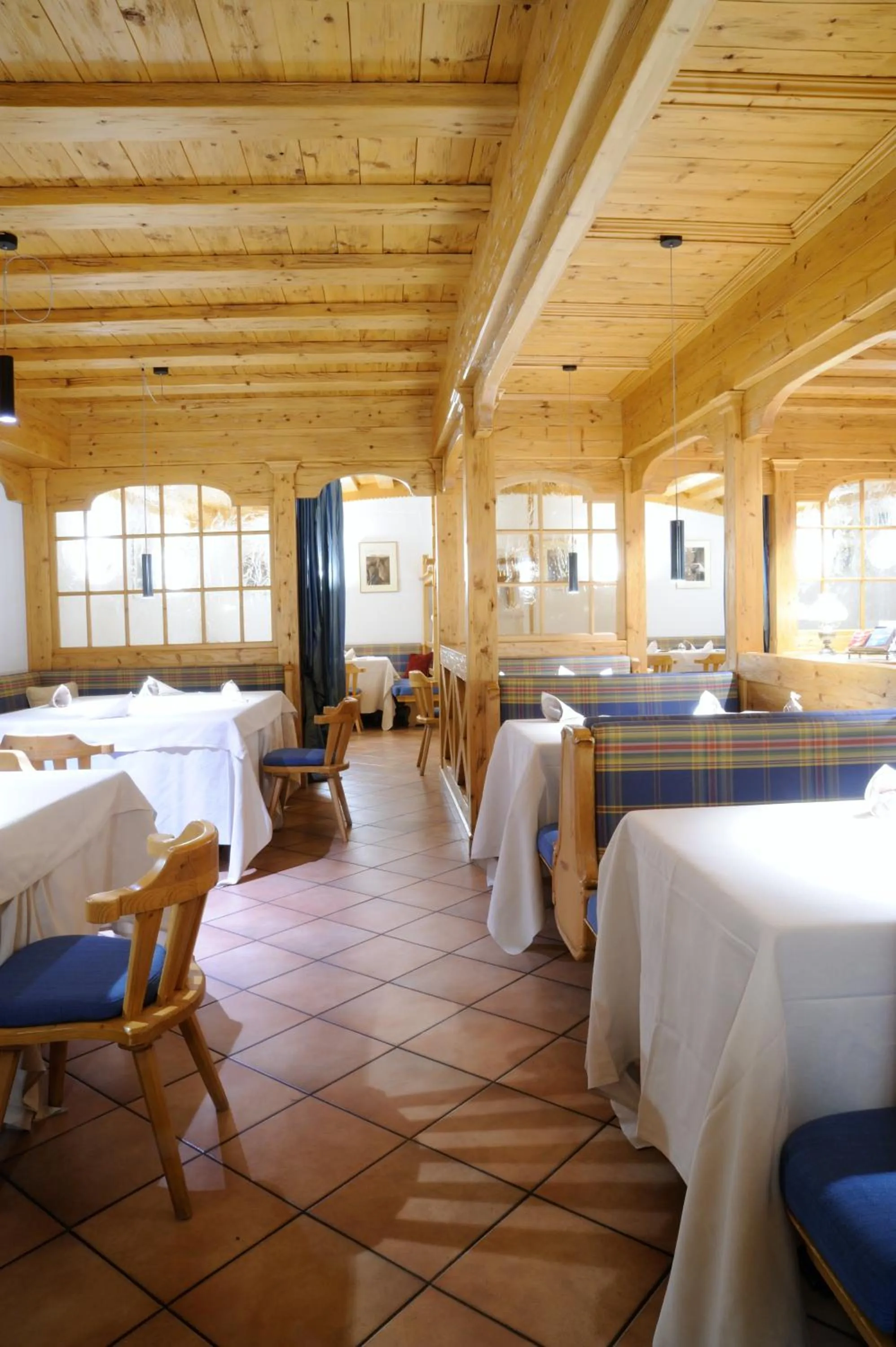 Restaurant/places to eat in Sport Hotel Alpina