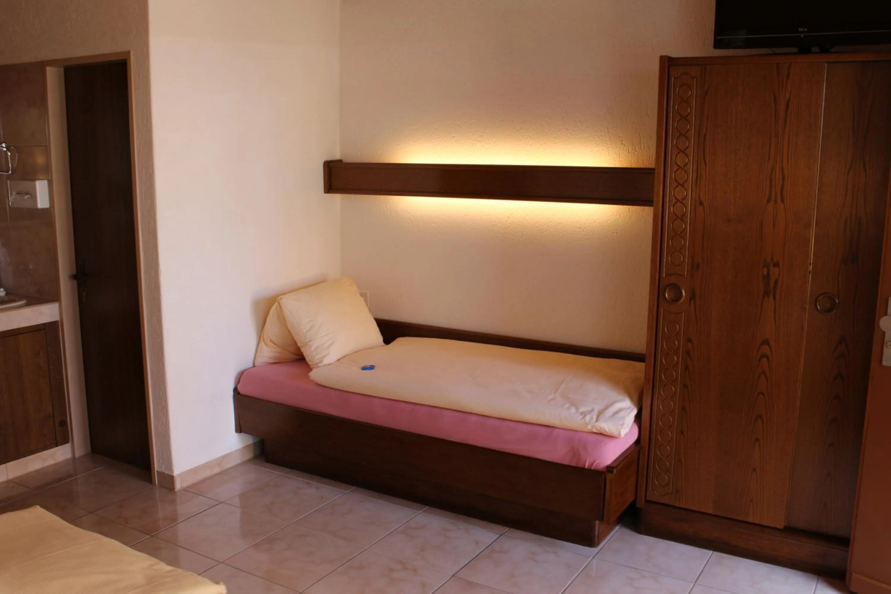 Bed in Hotel Glärnisch Hof