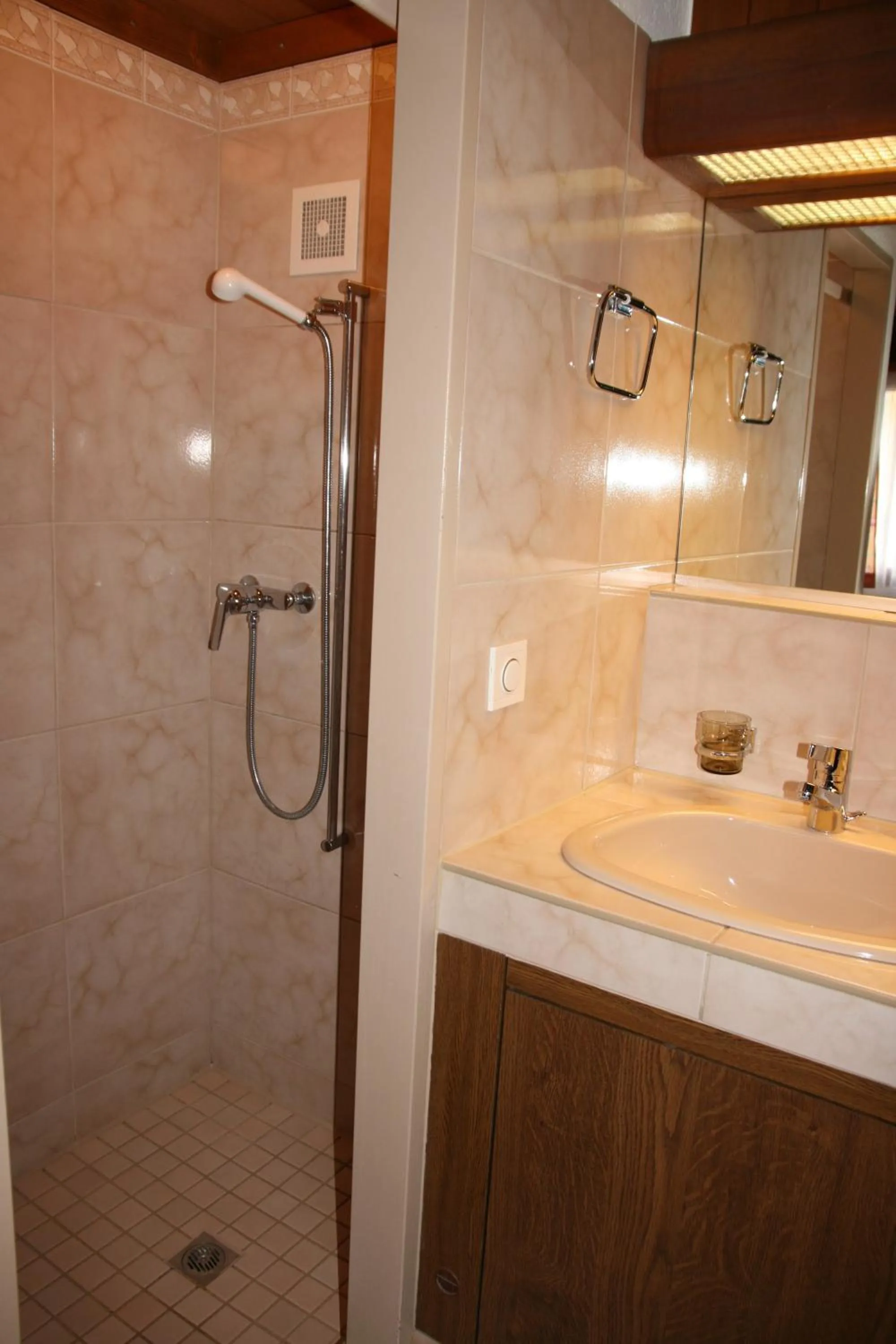 Bathroom in Hotel Glärnisch Hof